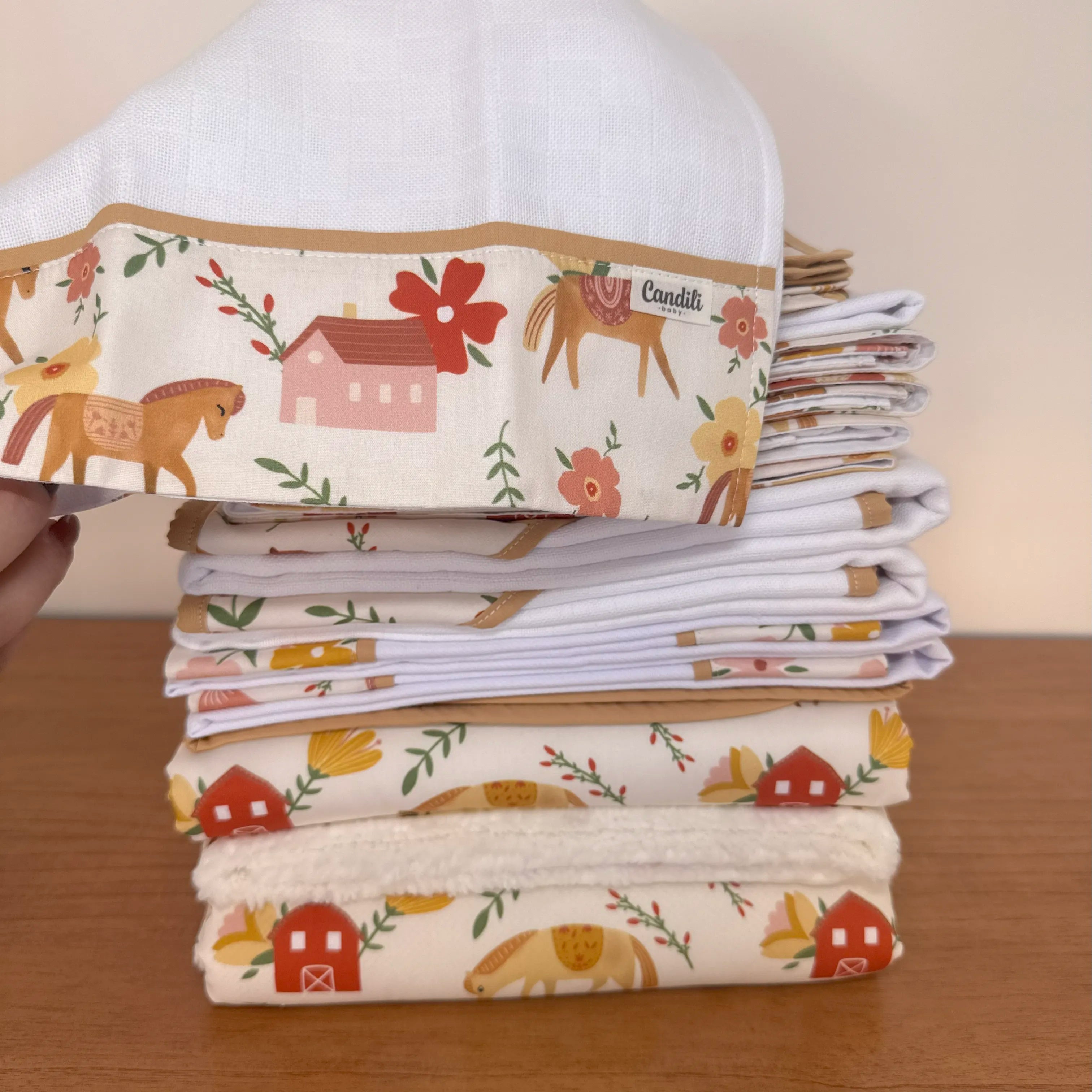 Kit Maternidade 20 peças - Cavalinhos e Flores