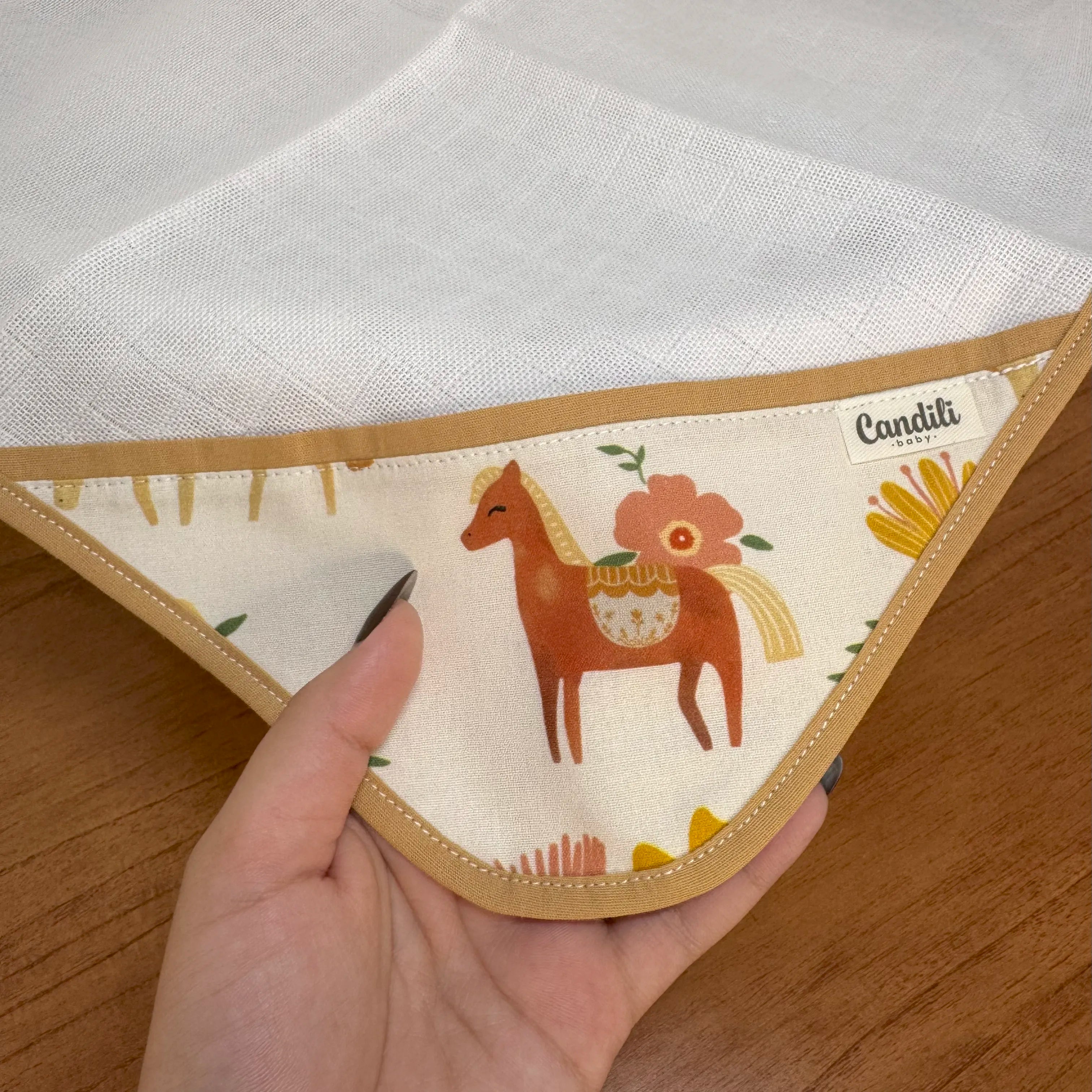 Fralda de Boca Cantinho - Cavalinhos e Flores