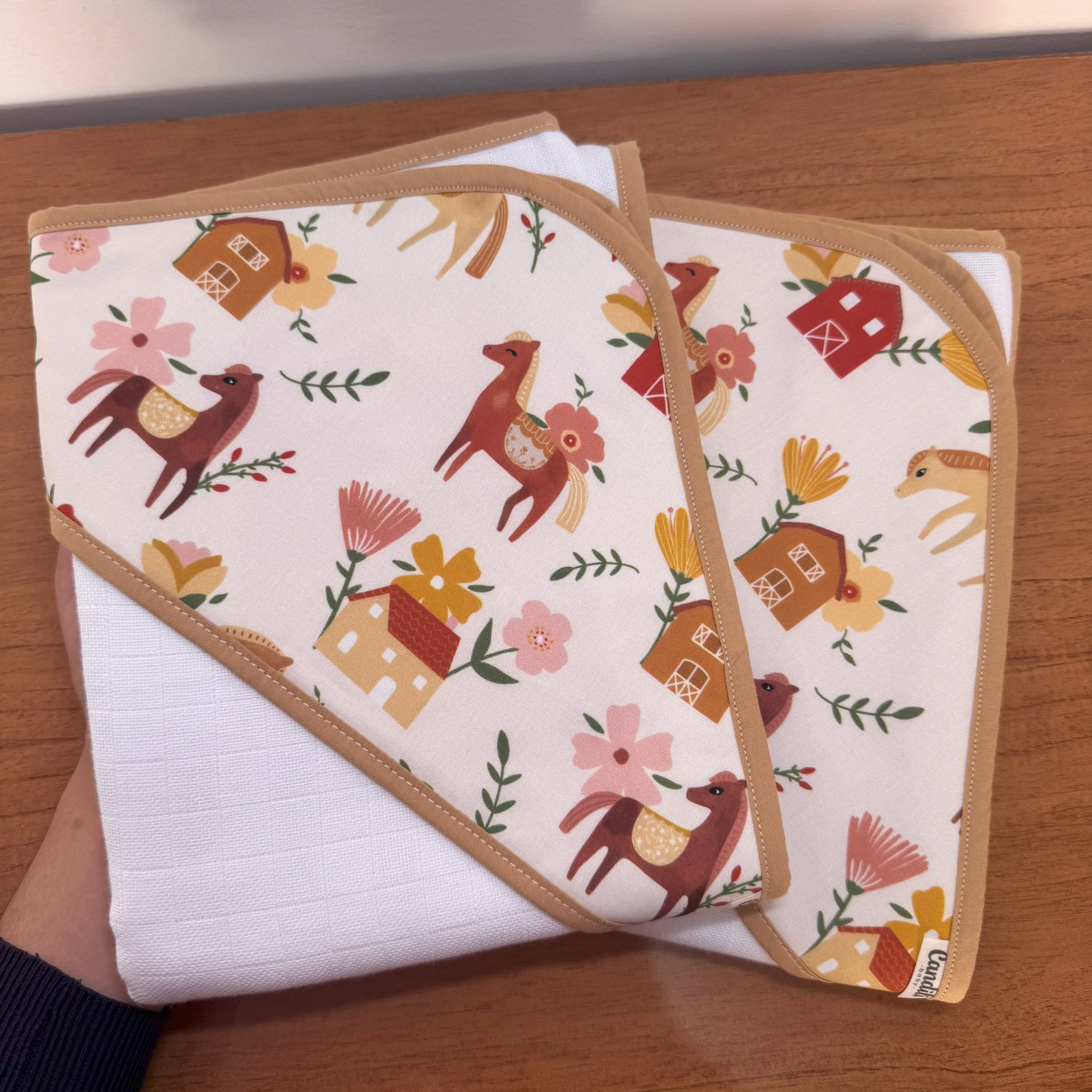 Kit Maternidade 20 peças - Cavalinhos e Flores