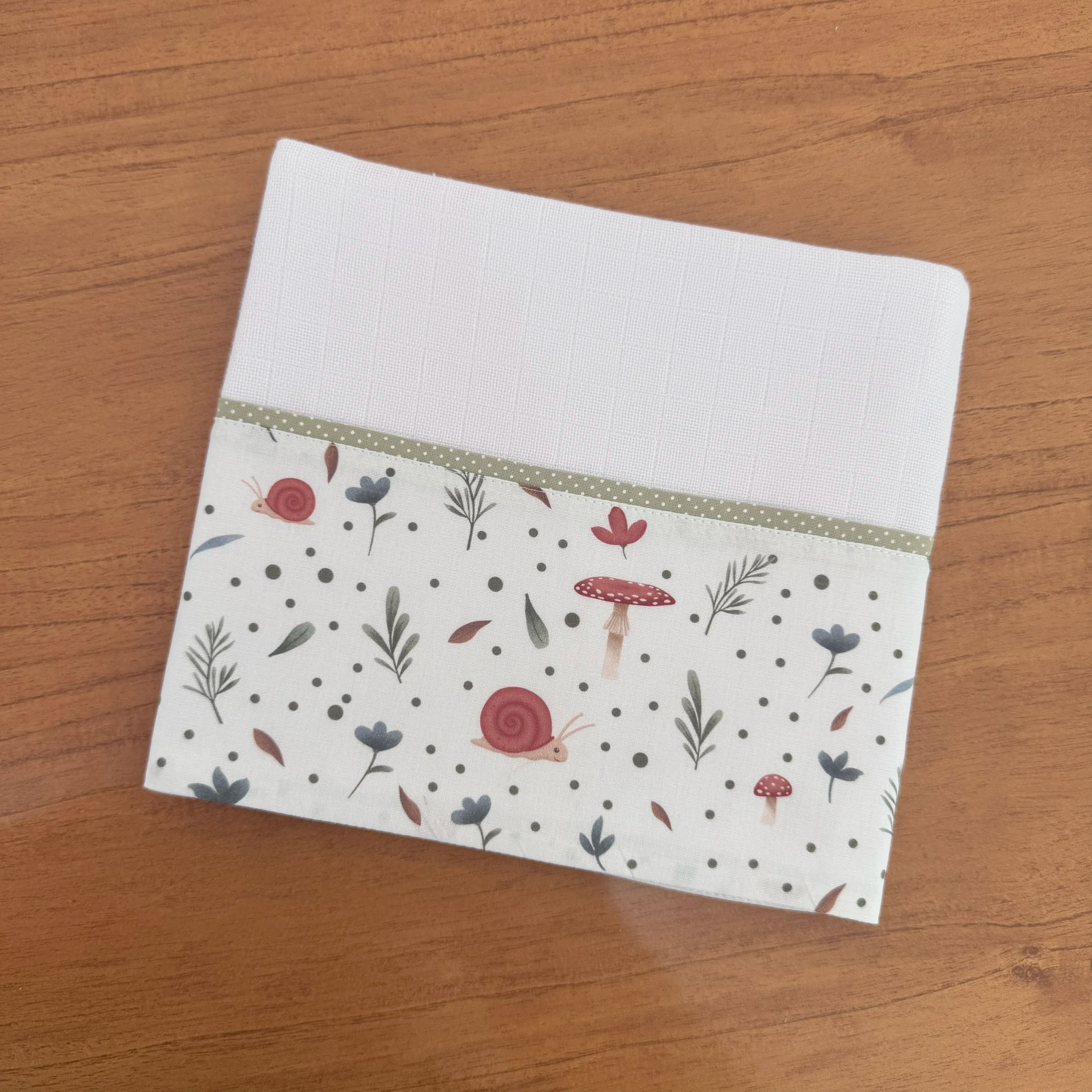 Kit Passeio 3 Peças: Fralda de Boca, Fralda de Ombro e Fralda Multiuso - Caracol