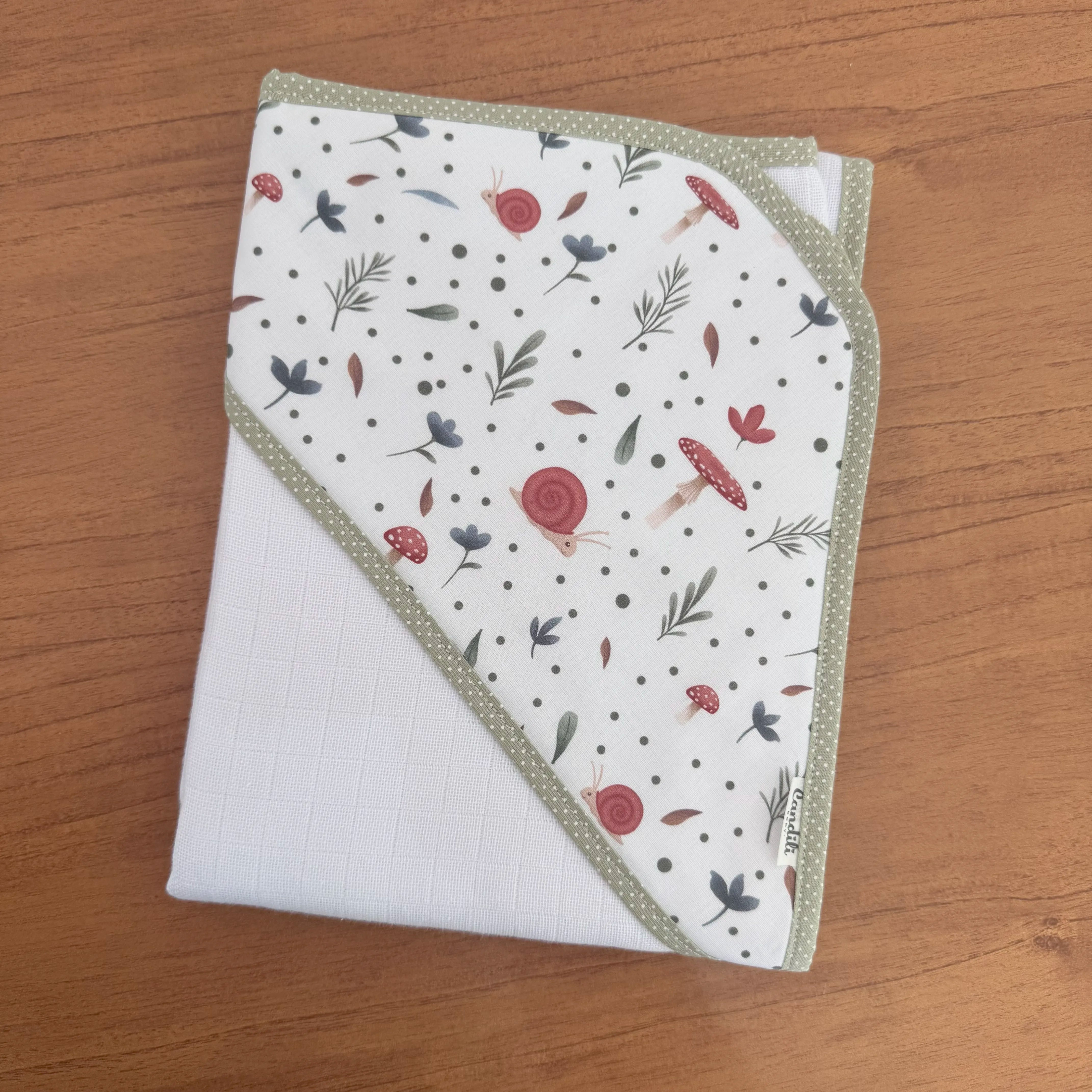 Kit Afeto 6 Peças: Fraldas de Boca, Fralda de Ombro, Fralda Multiuso e Toalha de Banho - Caracol