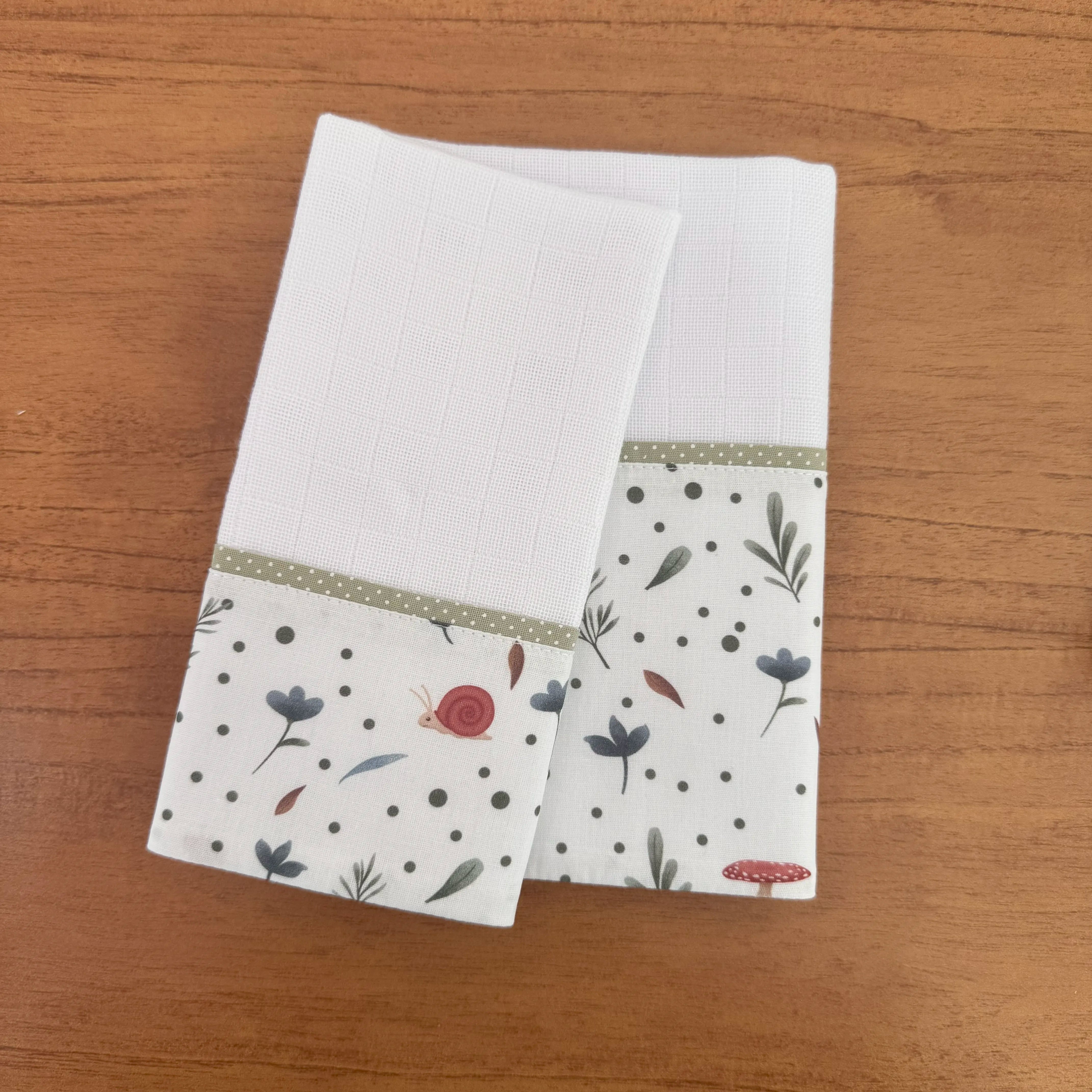 Kit Amamentação 2 Peças: Fralda de Ombro e Fralda de Boca - Caracol