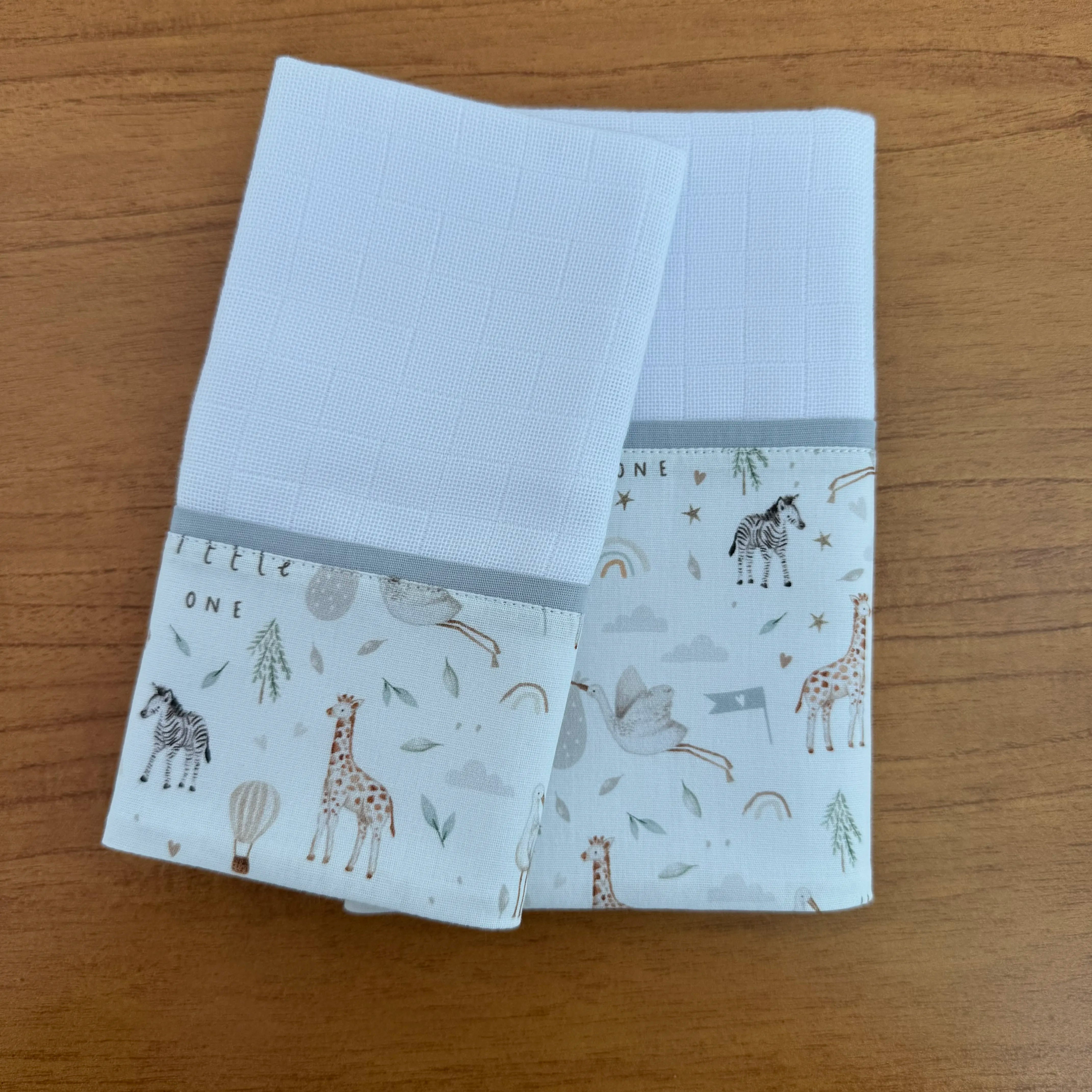 Kit Amamentação 2 Peças: Fralda de Ombro e Fralda de Boca - Safari Baby