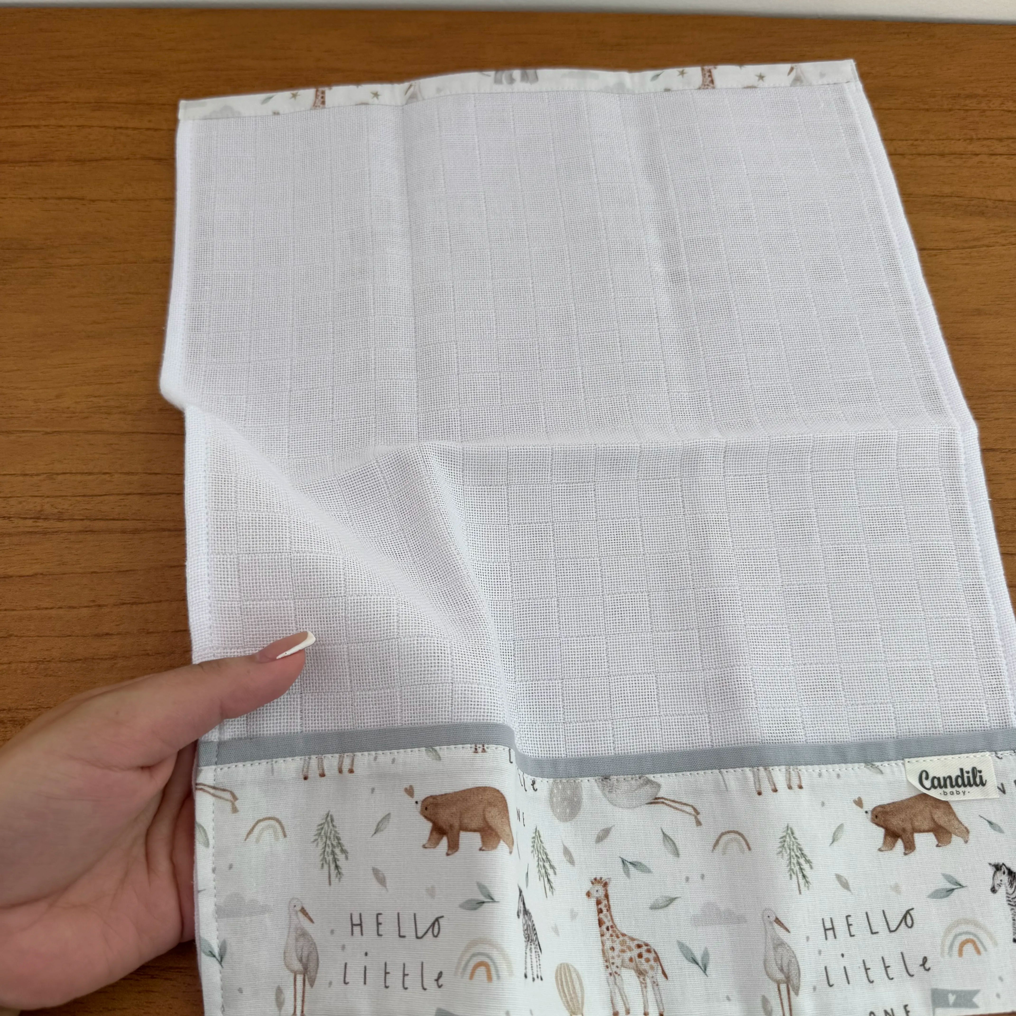 Kit Afeto 6 Peças: Fraldas de Boca, Fralda de Ombro, Fralda Multiuso e Toalha de Banho - Safari Baby