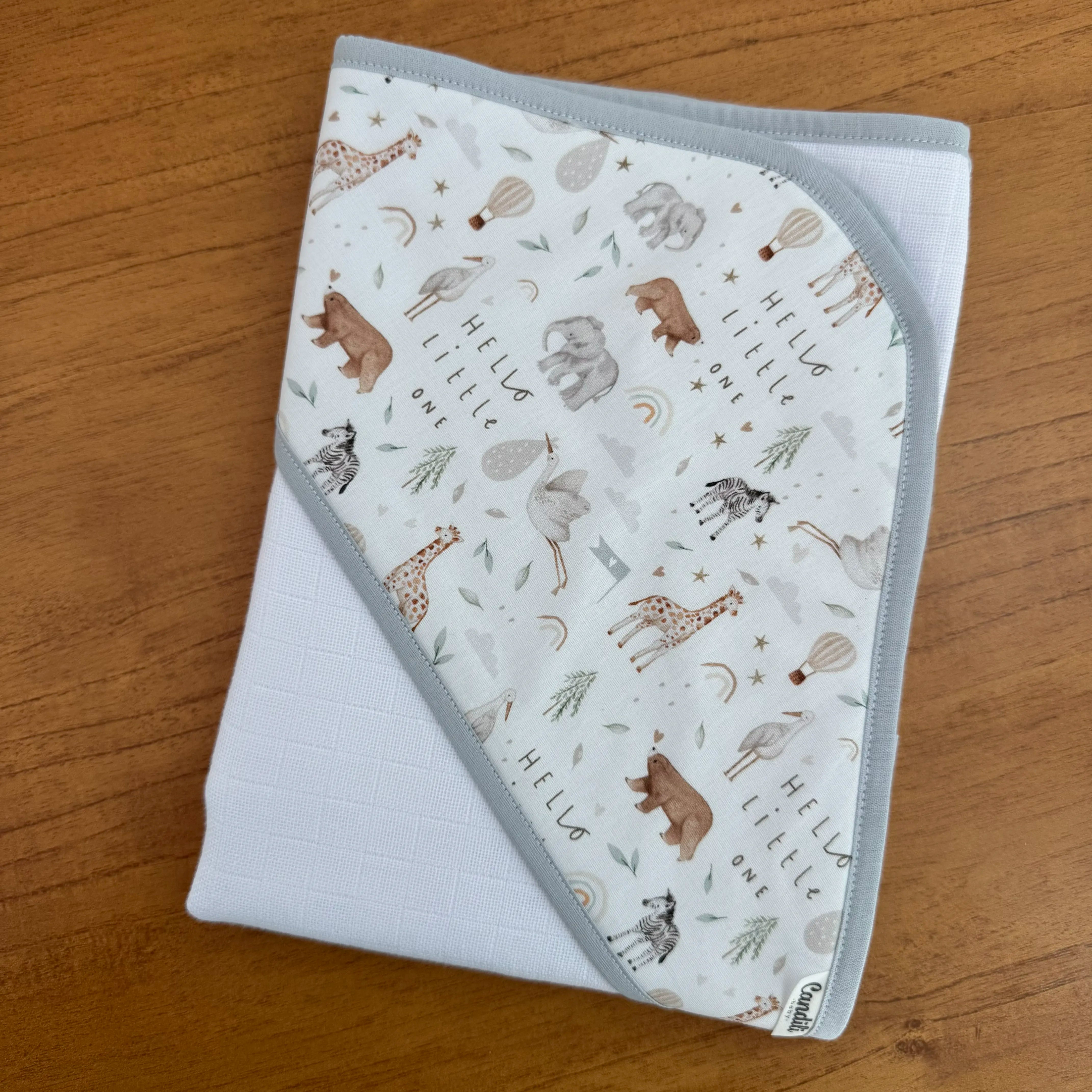 Kit Afeto 6 Peças: Fraldas de Boca, Fralda de Ombro, Fralda Multiuso e Toalha de Banho - Safari Baby