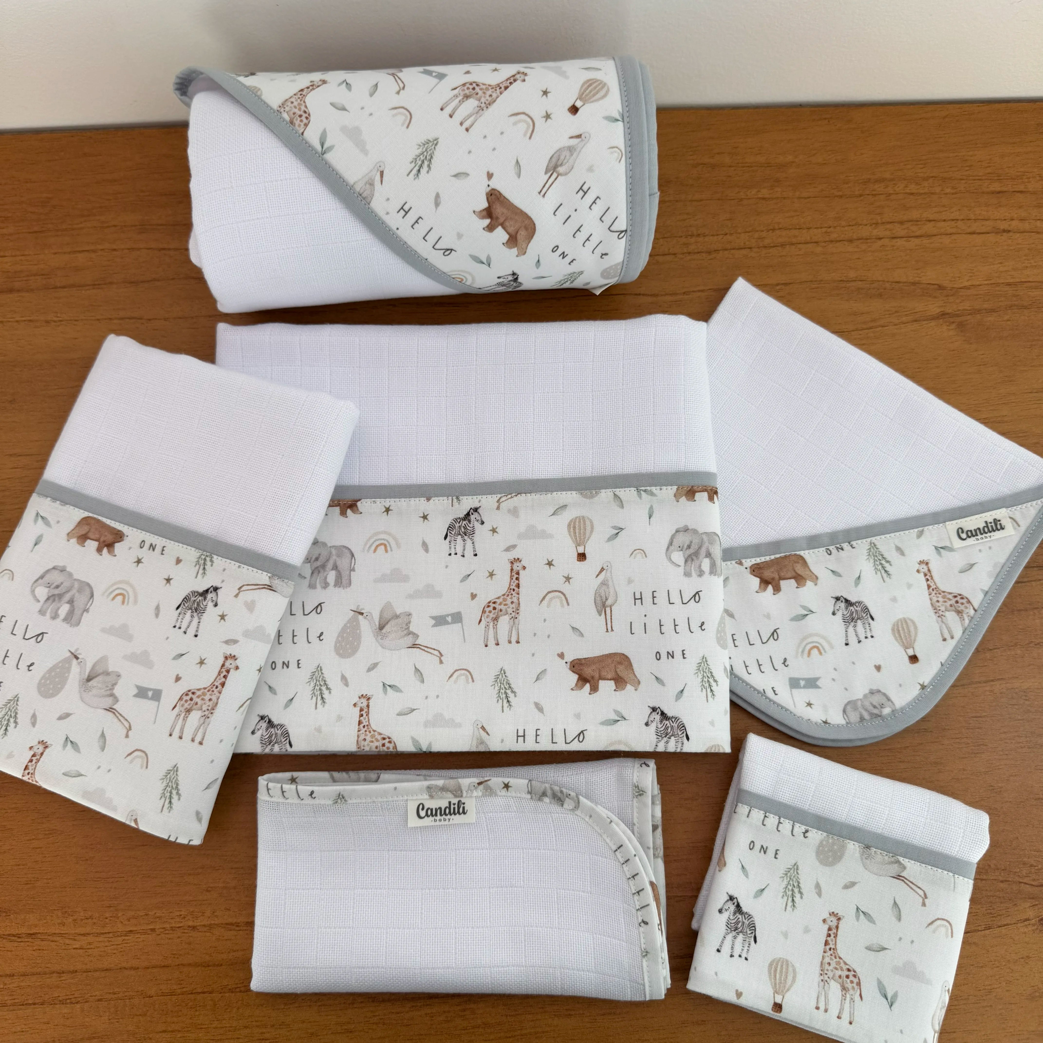 Kit Afeto 6 Peças: Fraldas de Boca, Fralda de Ombro, Fralda Multiuso e Toalha de Banho - Safari Baby