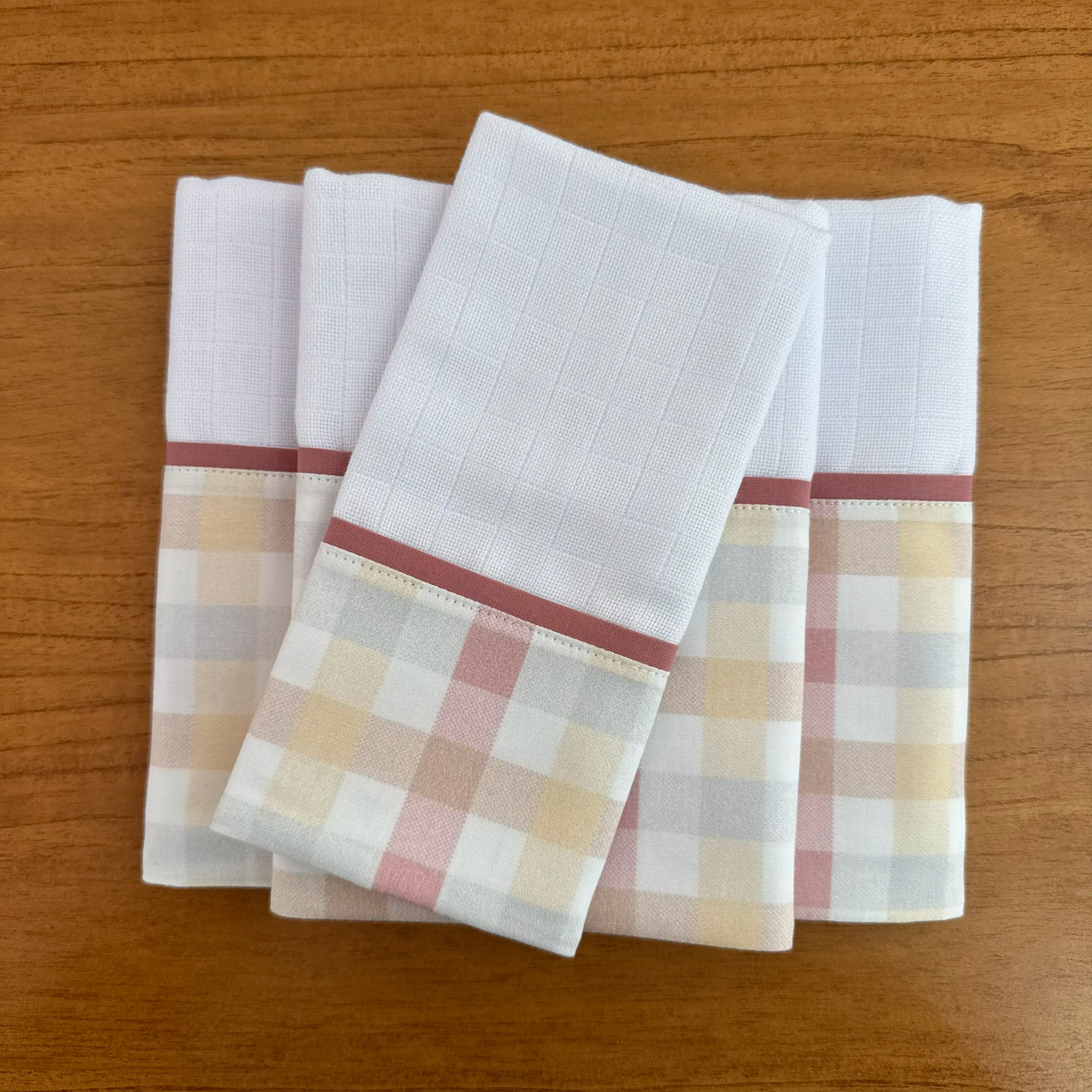 Kit Passeio 3 Peças: Fralda de Boca, Fralda de Ombro e Fralda Multiuso - Xadrez Rosê Old