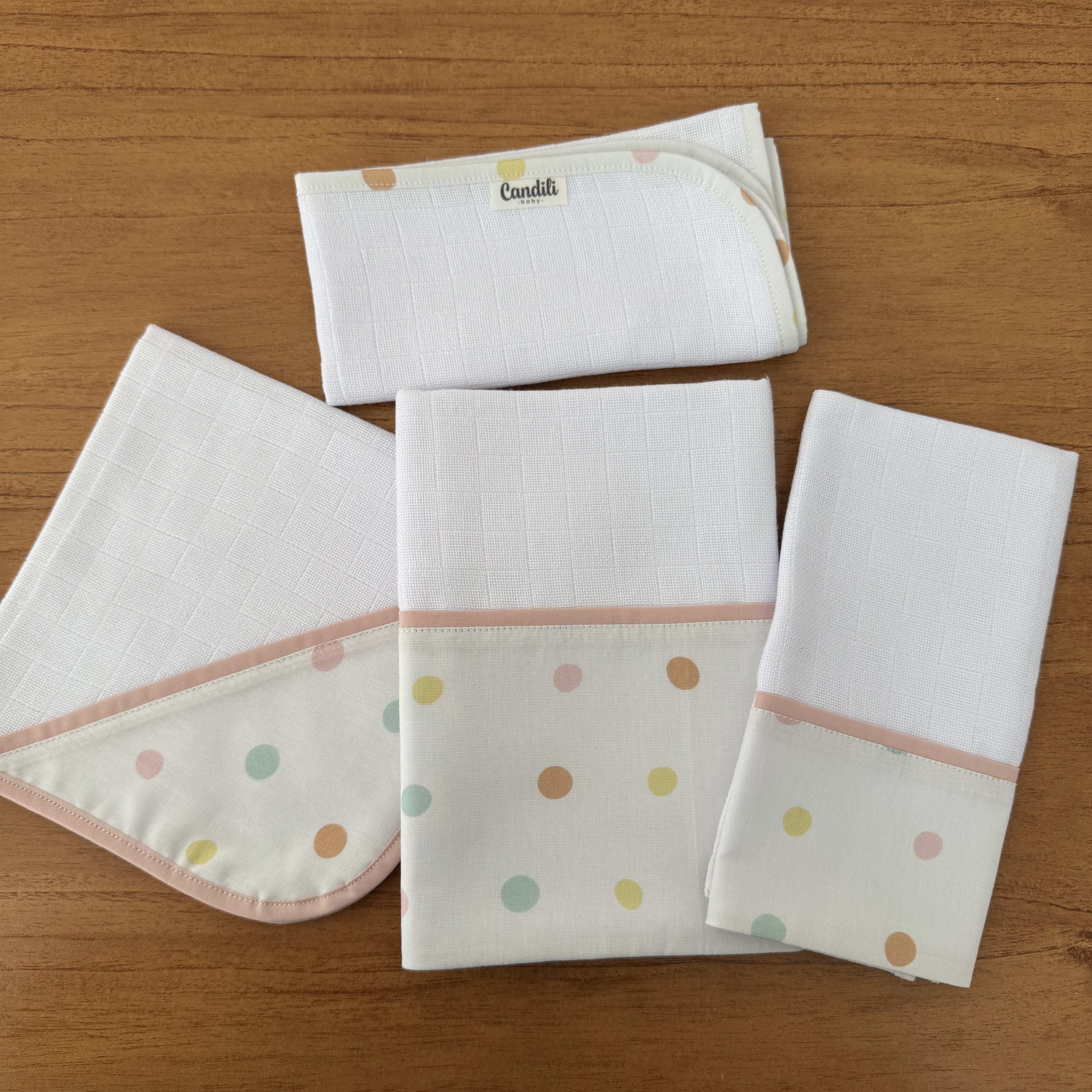 Kit Encanto 4 Peças: Fraldas de Boca e Fralda de Ombro - Bolinhas Rosas