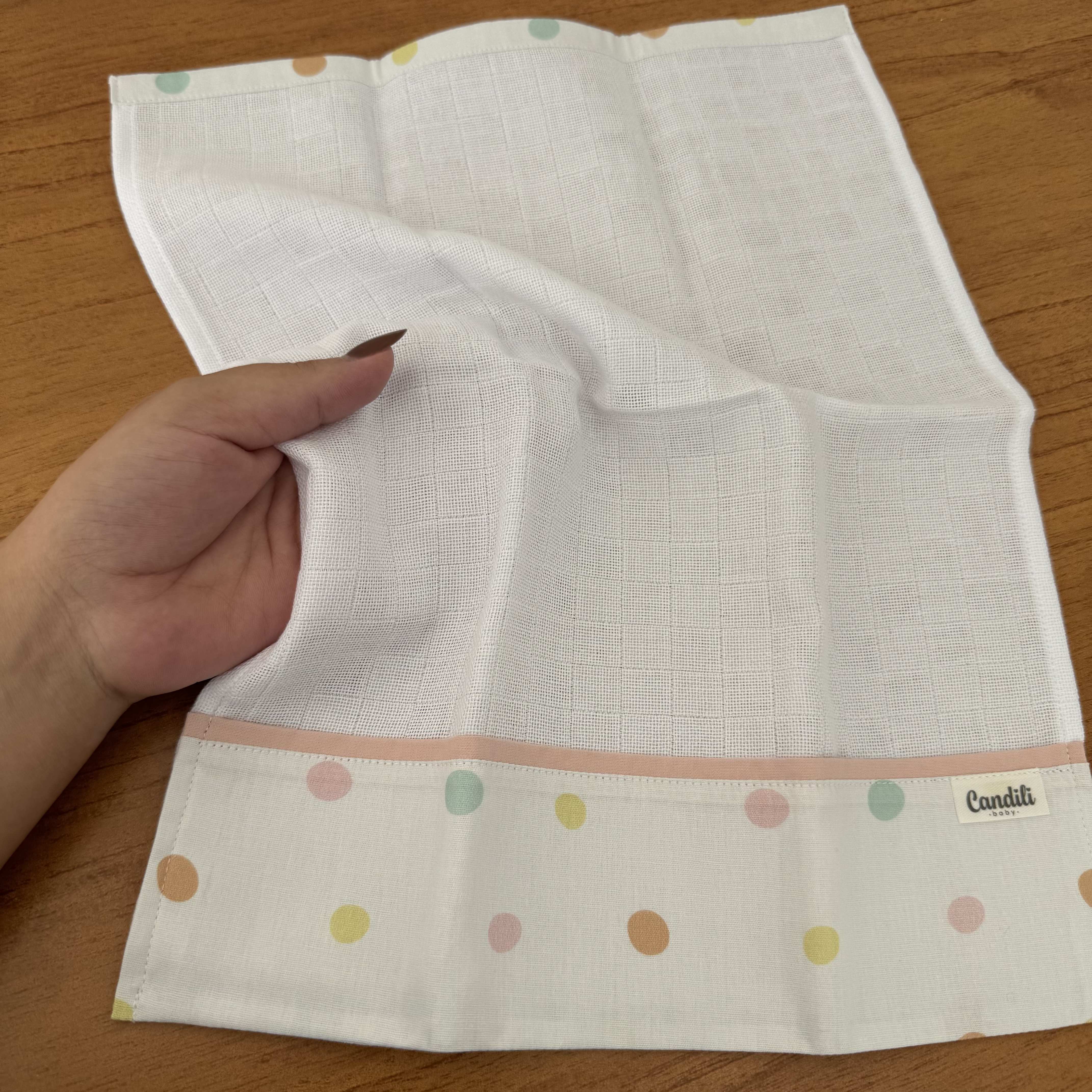 Fralda de Boca Barradinho em Algodão Premium - Bolinhas Rosas