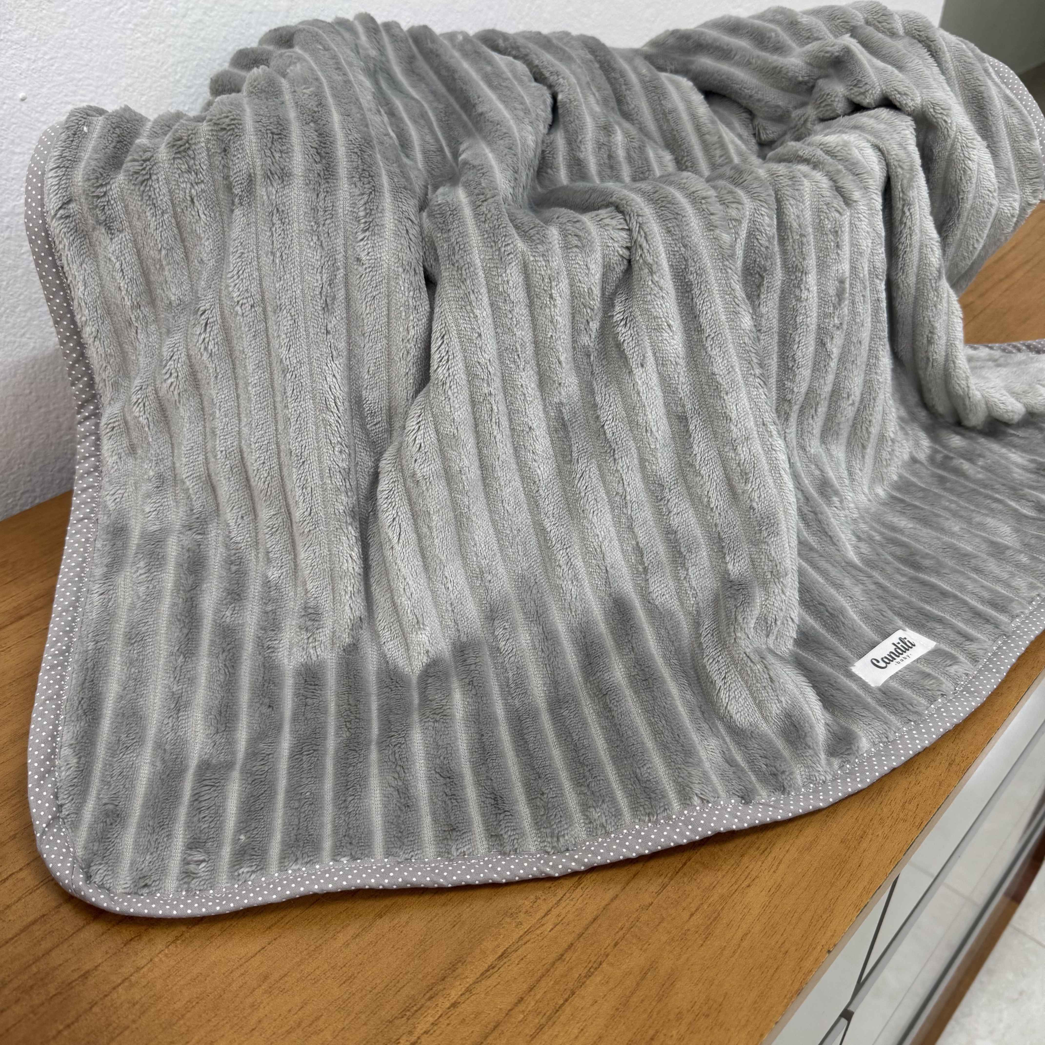 Manta Fleece Canelado Cinza