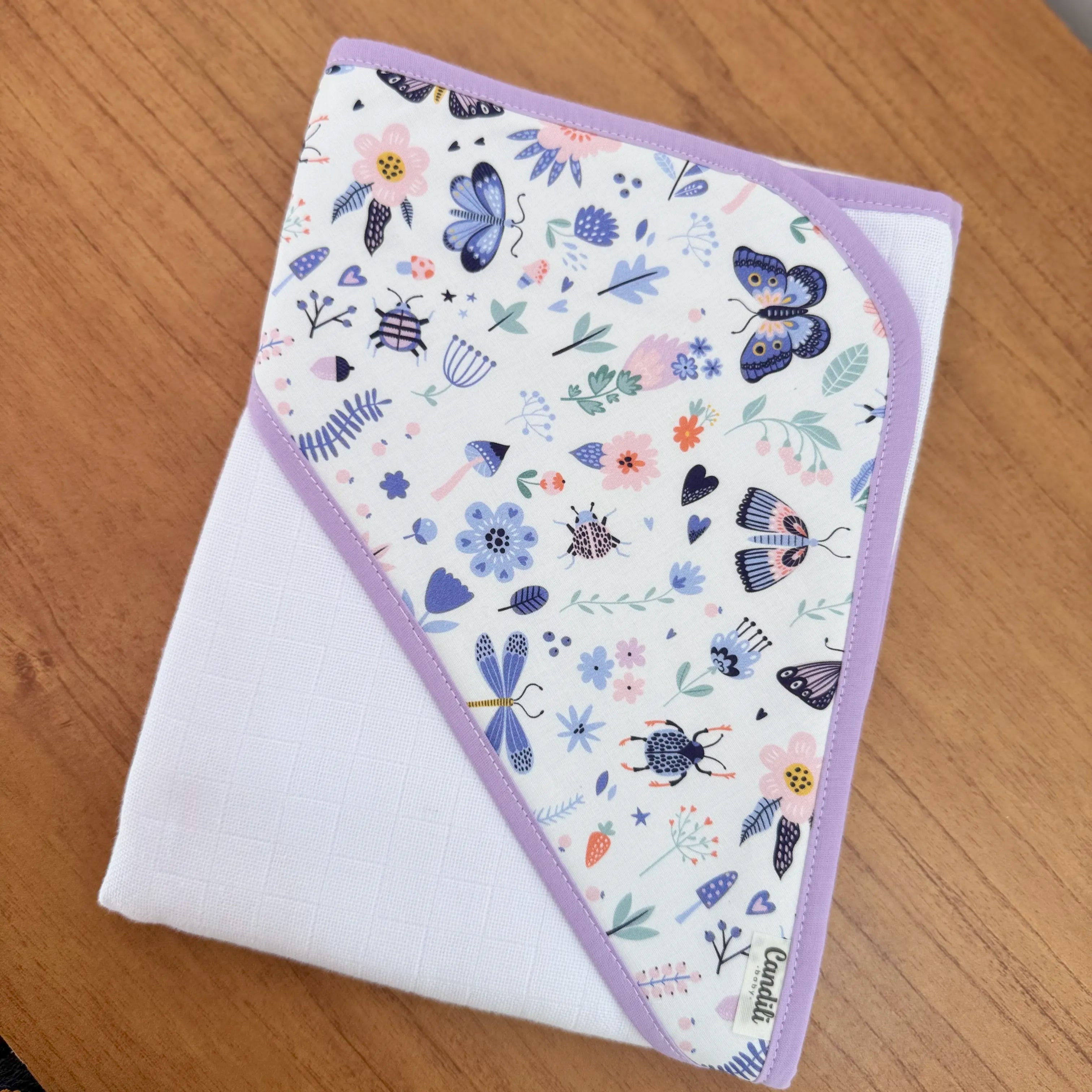 Kit Afeto 6 Peças: Fraldas de Boca, Fralda de Ombro, Fralda Multiuso e Toalha de Banho - Borboletas e Libélulas