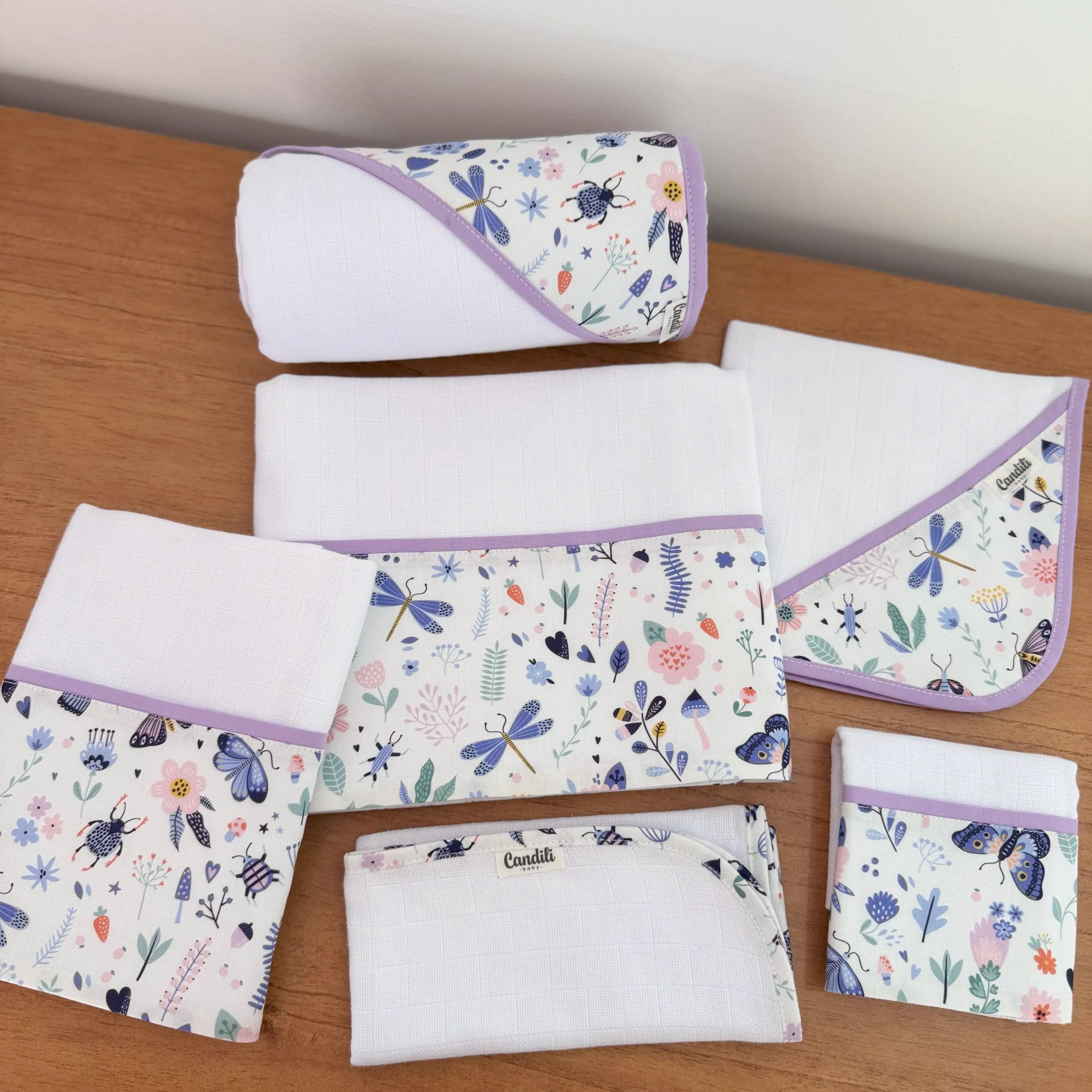 Kit Afeto 6 Peças: Fraldas de Boca, Fralda de Ombro, Fralda Multiuso e Toalha de Banho - Borboletas e Libélulas