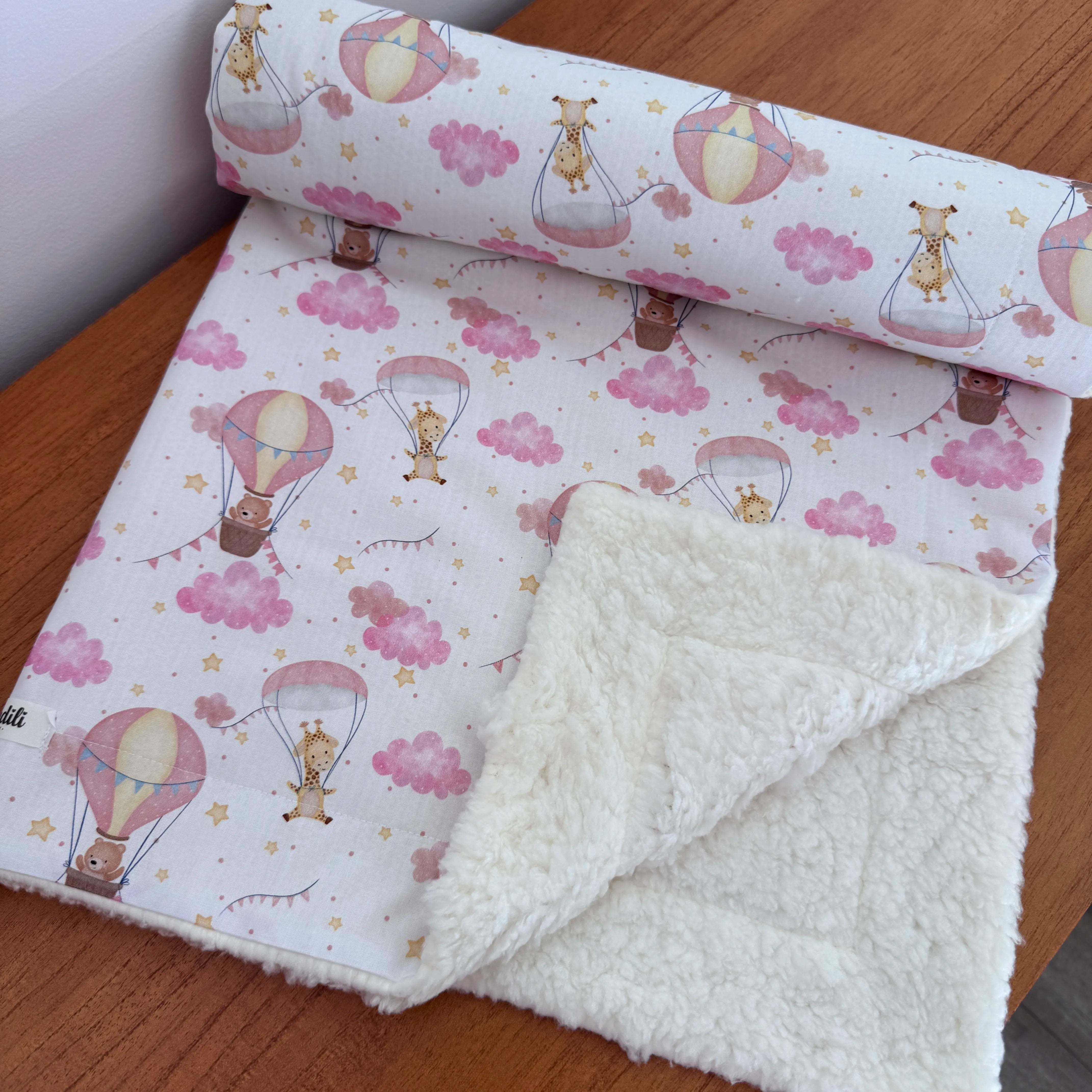 Cobertor Carneirinho - Balões e Paraquedas Rosa