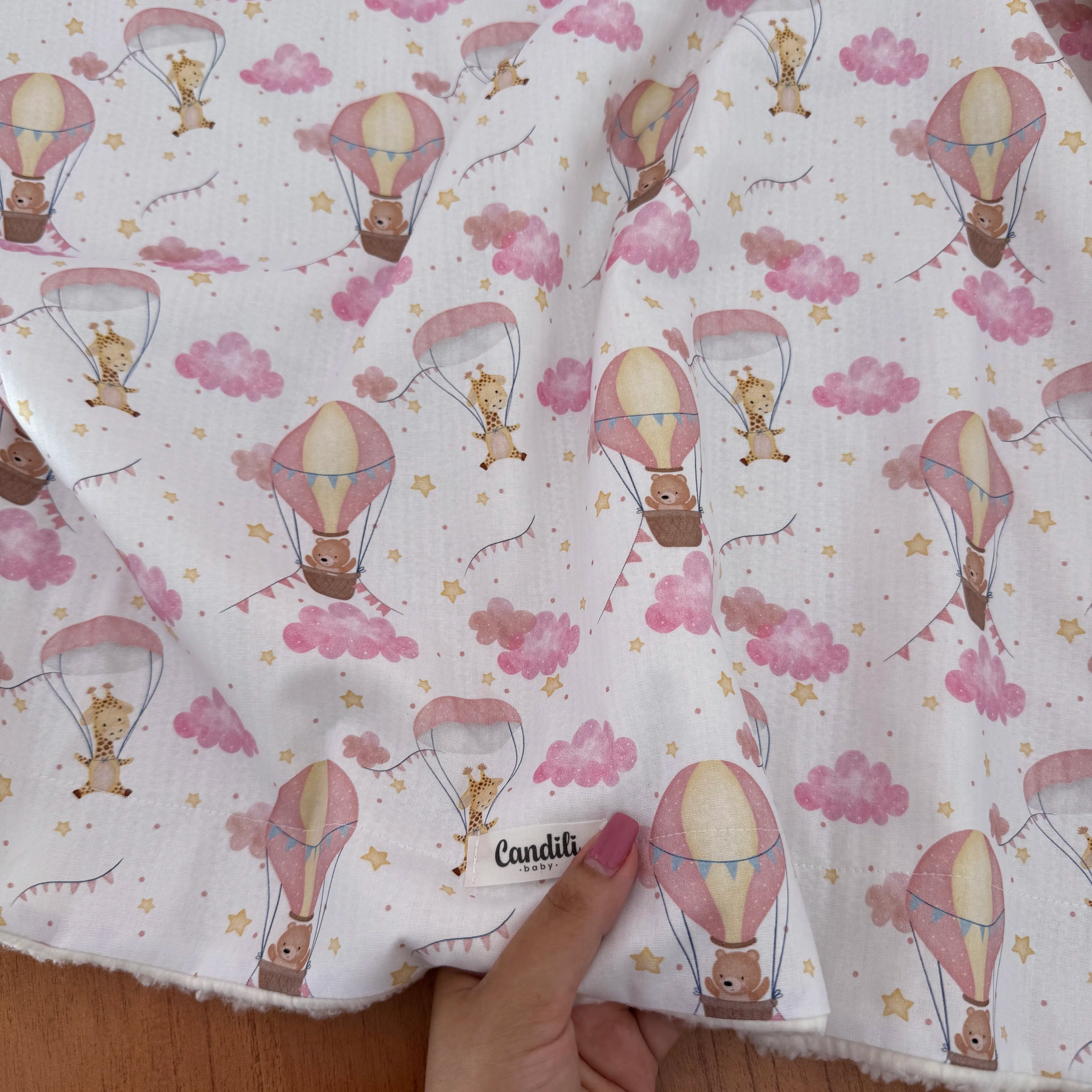 Cobertor Carneirinho - Balões e Paraquedas Rosa