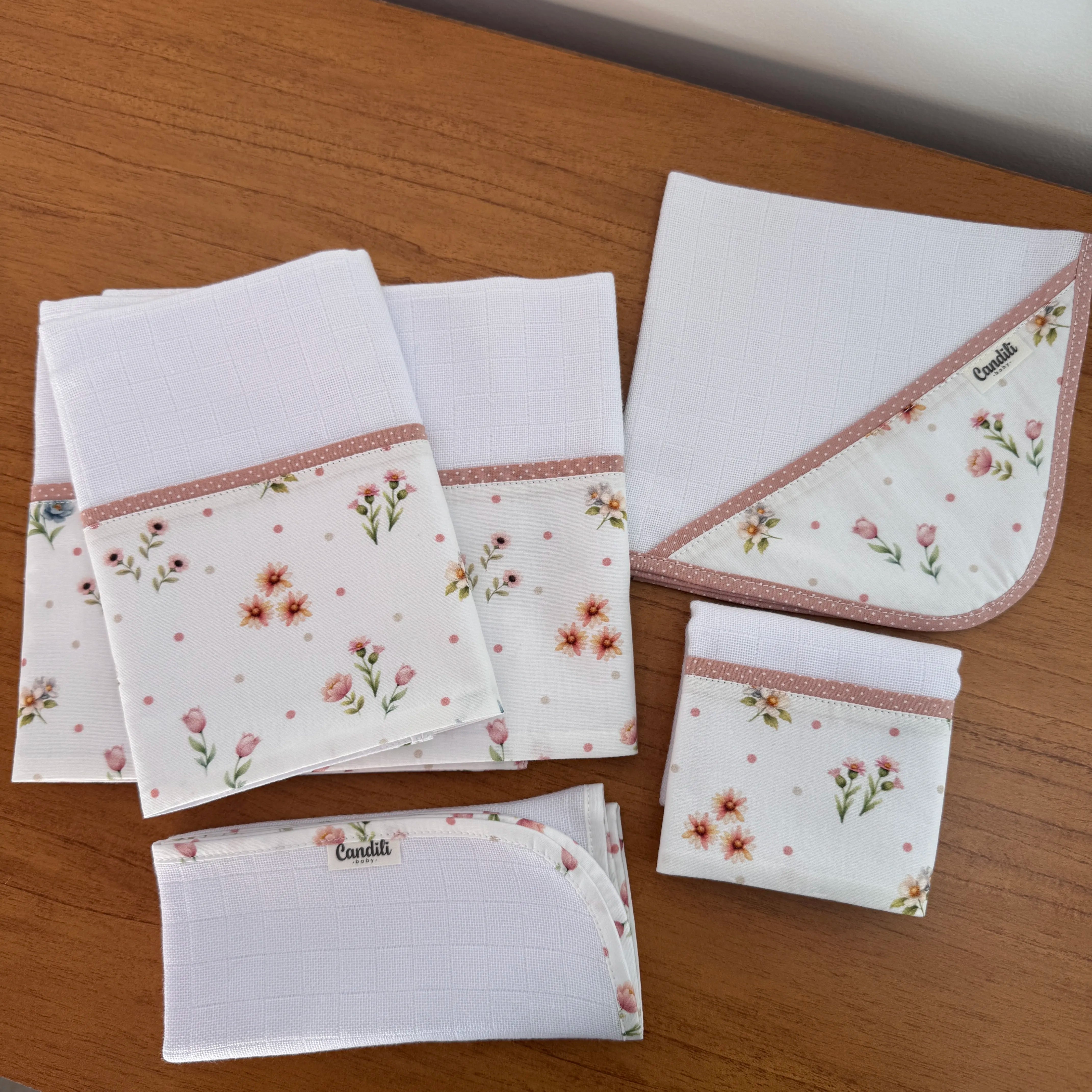 Kit Essencial 5 Peças: Fraldas de Boca, Fralda de Ombro e Fralda Multiuso - Primavera