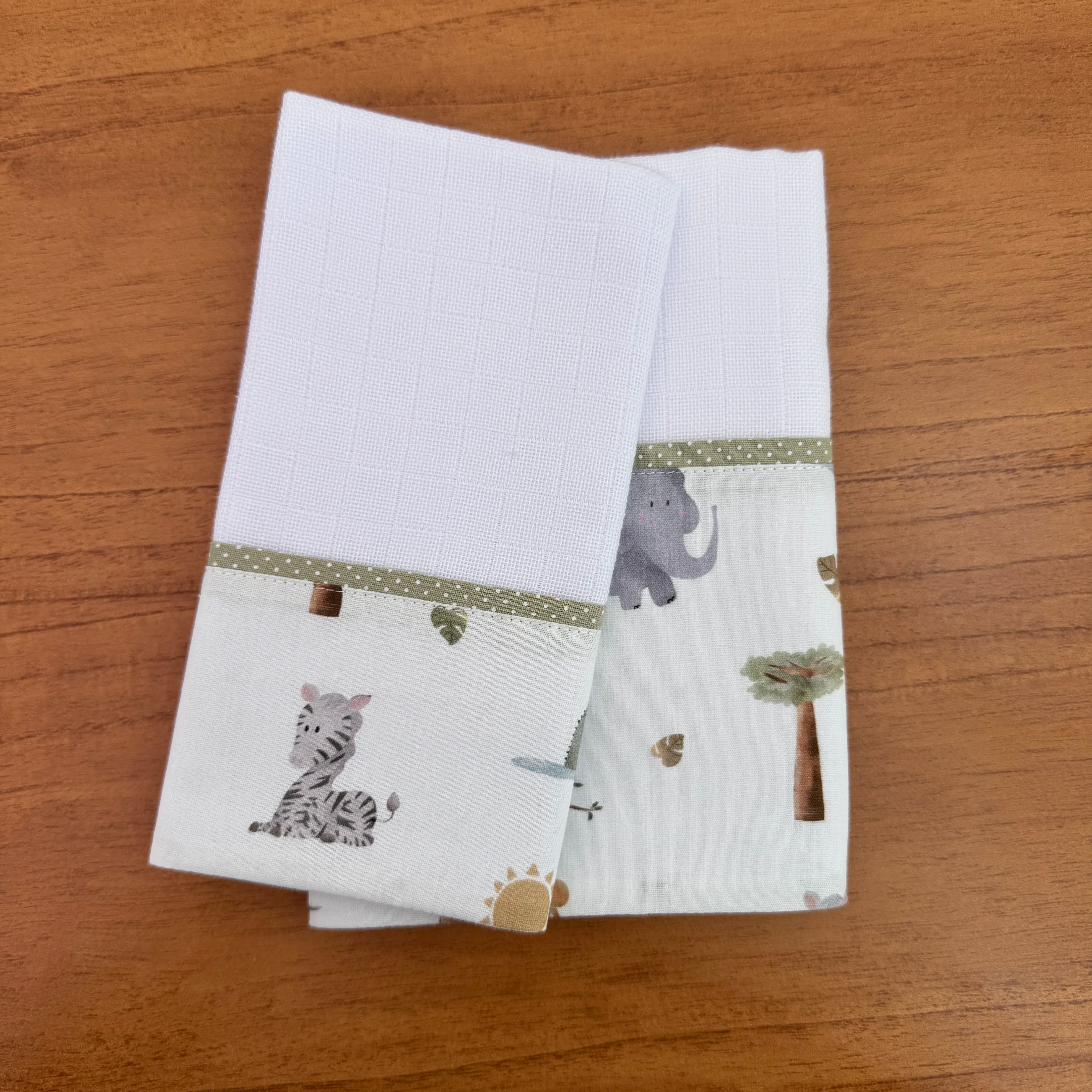 Kit Amamentação 2 Peças: Fralda de Ombro e Fralda de Boca - Safari Banho de Sol