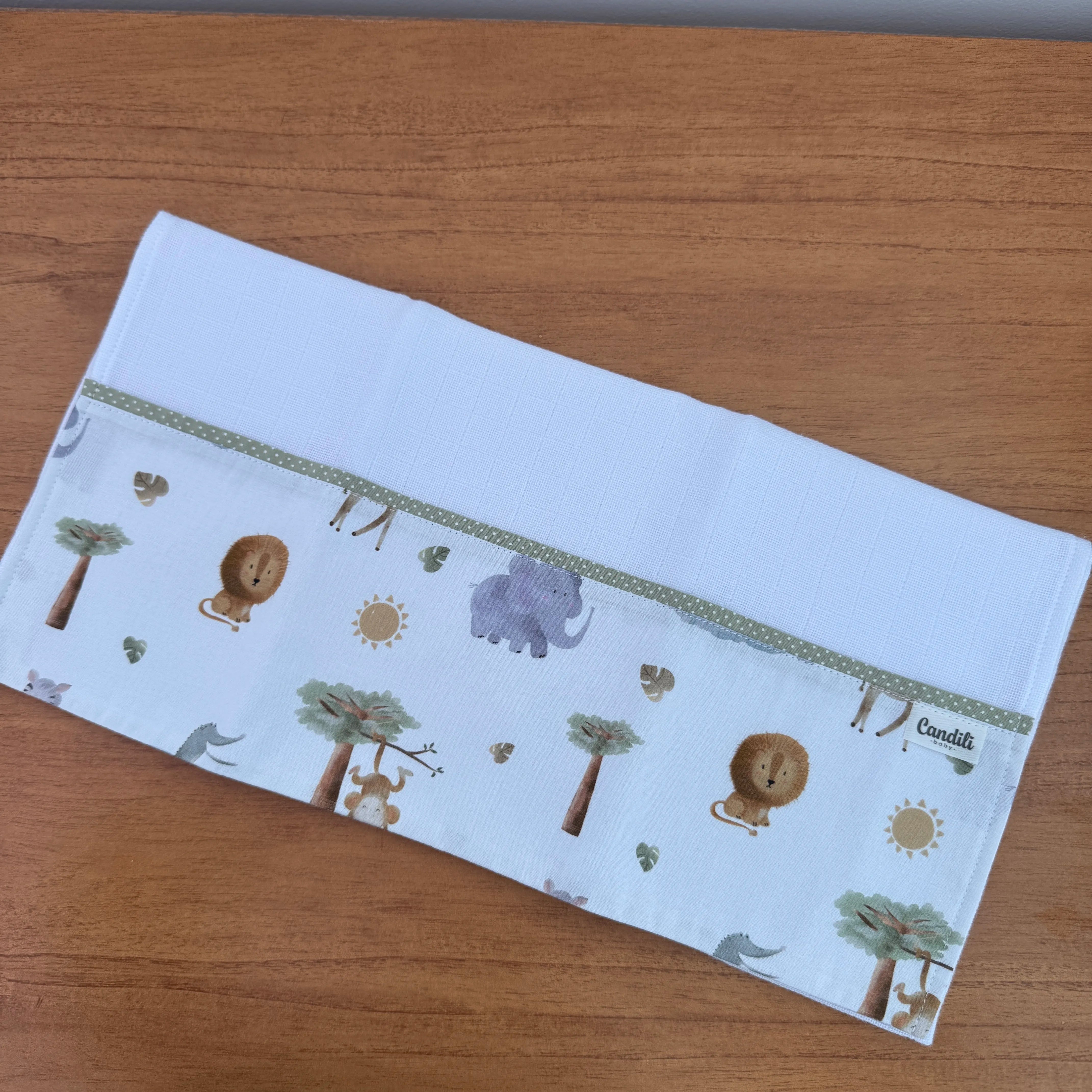 Fralda de Ombro - Safari Banho de Sol