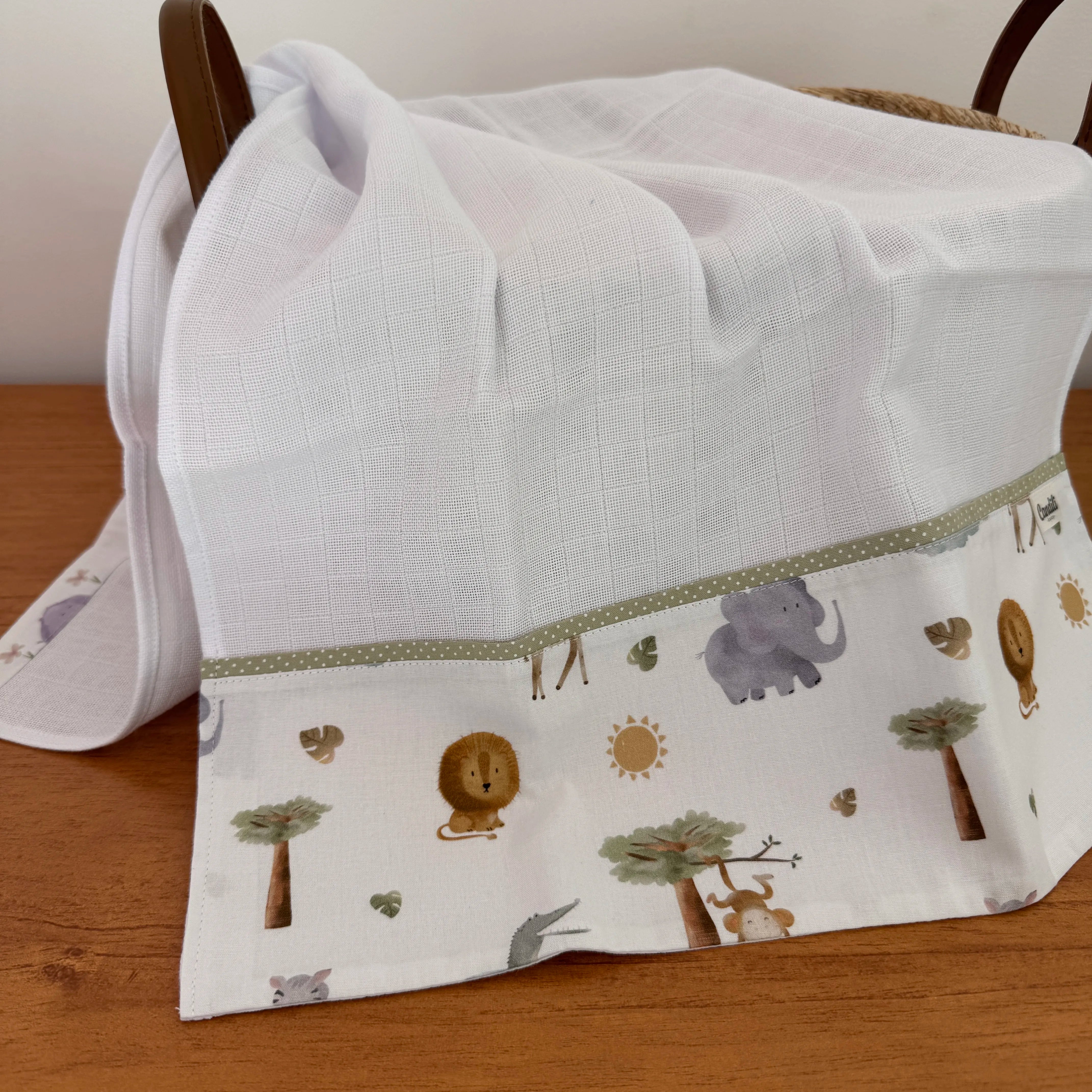 Fralda de Ombro - Safari Banho de Sol