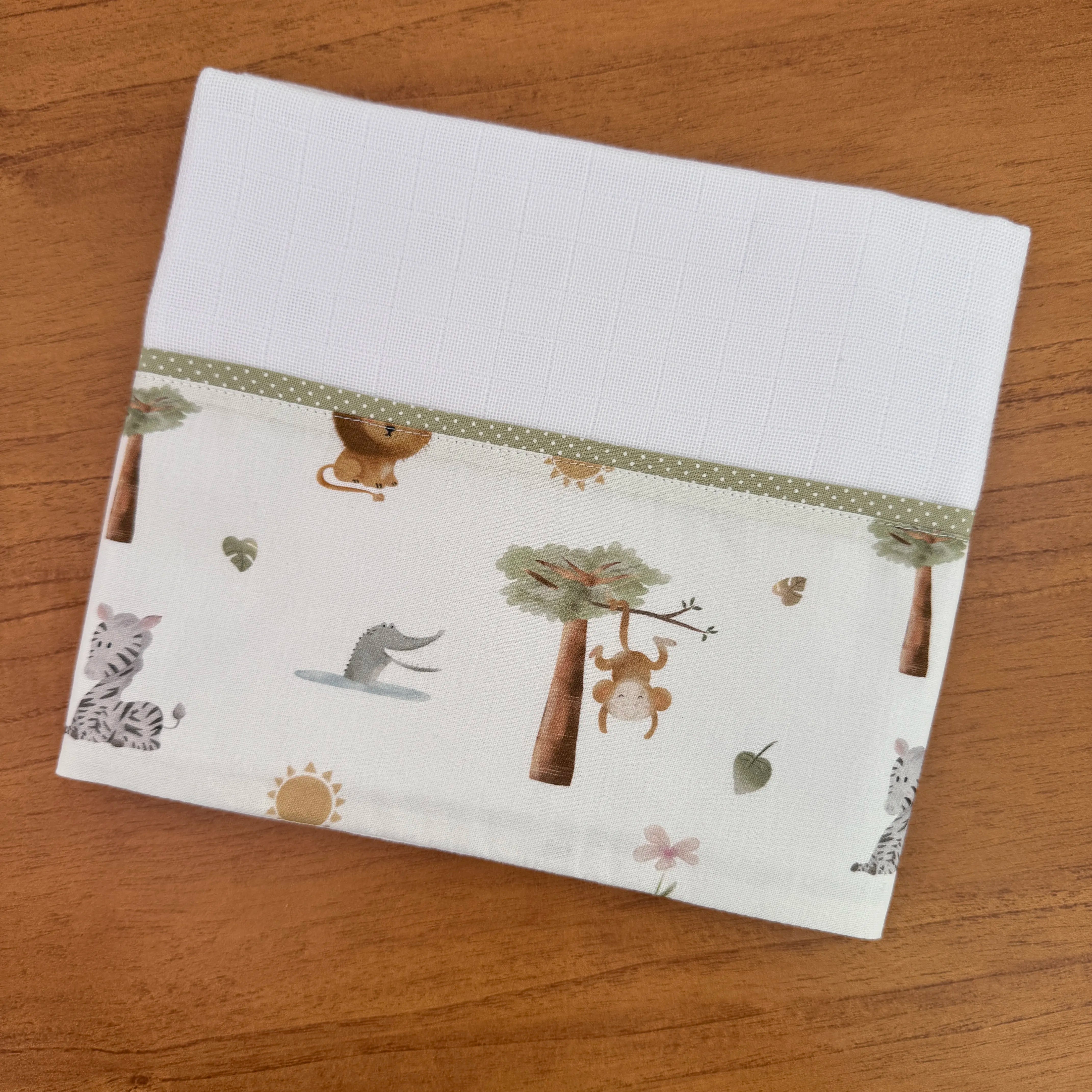 Kit Passeio 3 Peças: Fralda de Boca, Fralda de Ombro e Fralda Multiuso - Safari Banho de Sol