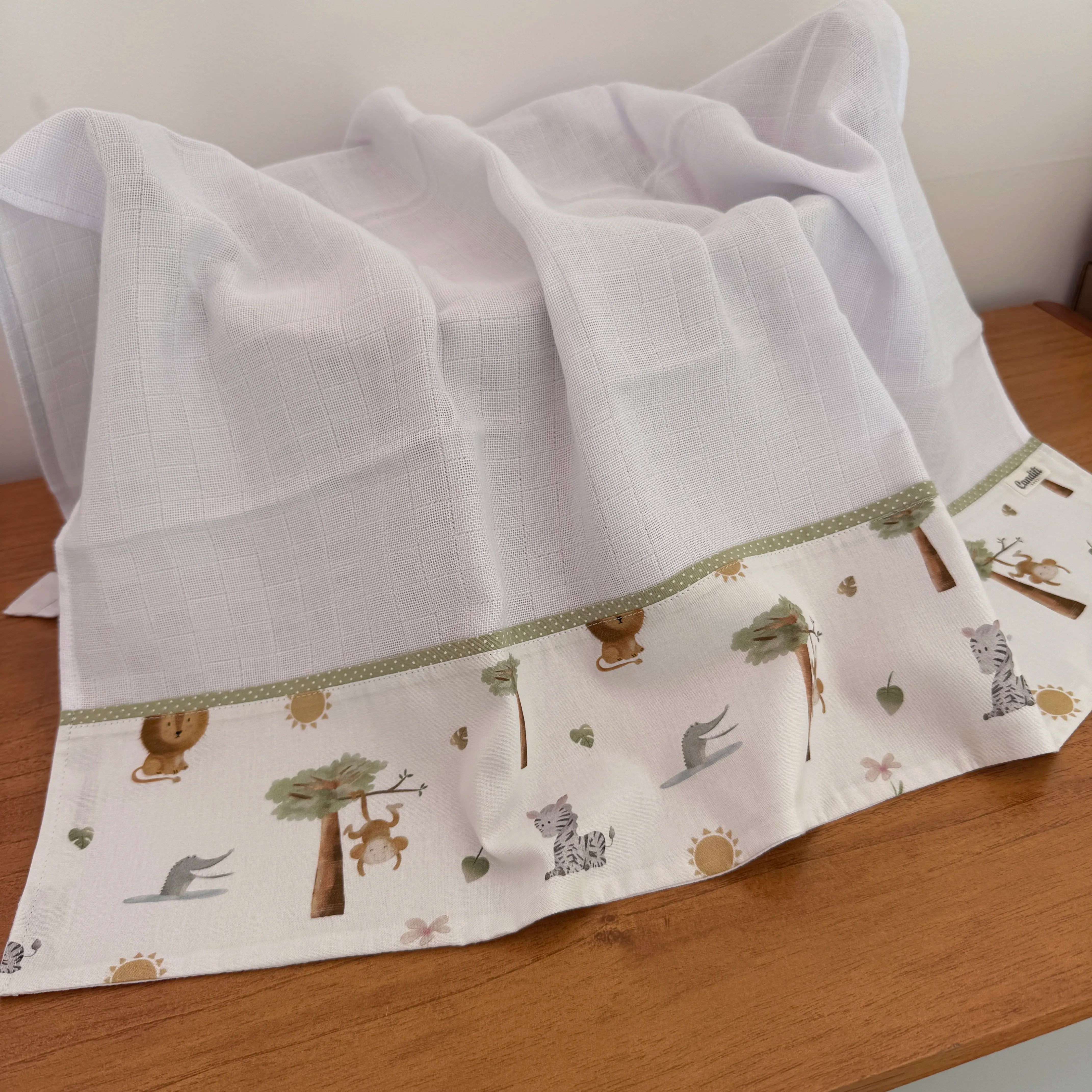 Fralda Multiuso - Safari Banho de Sol