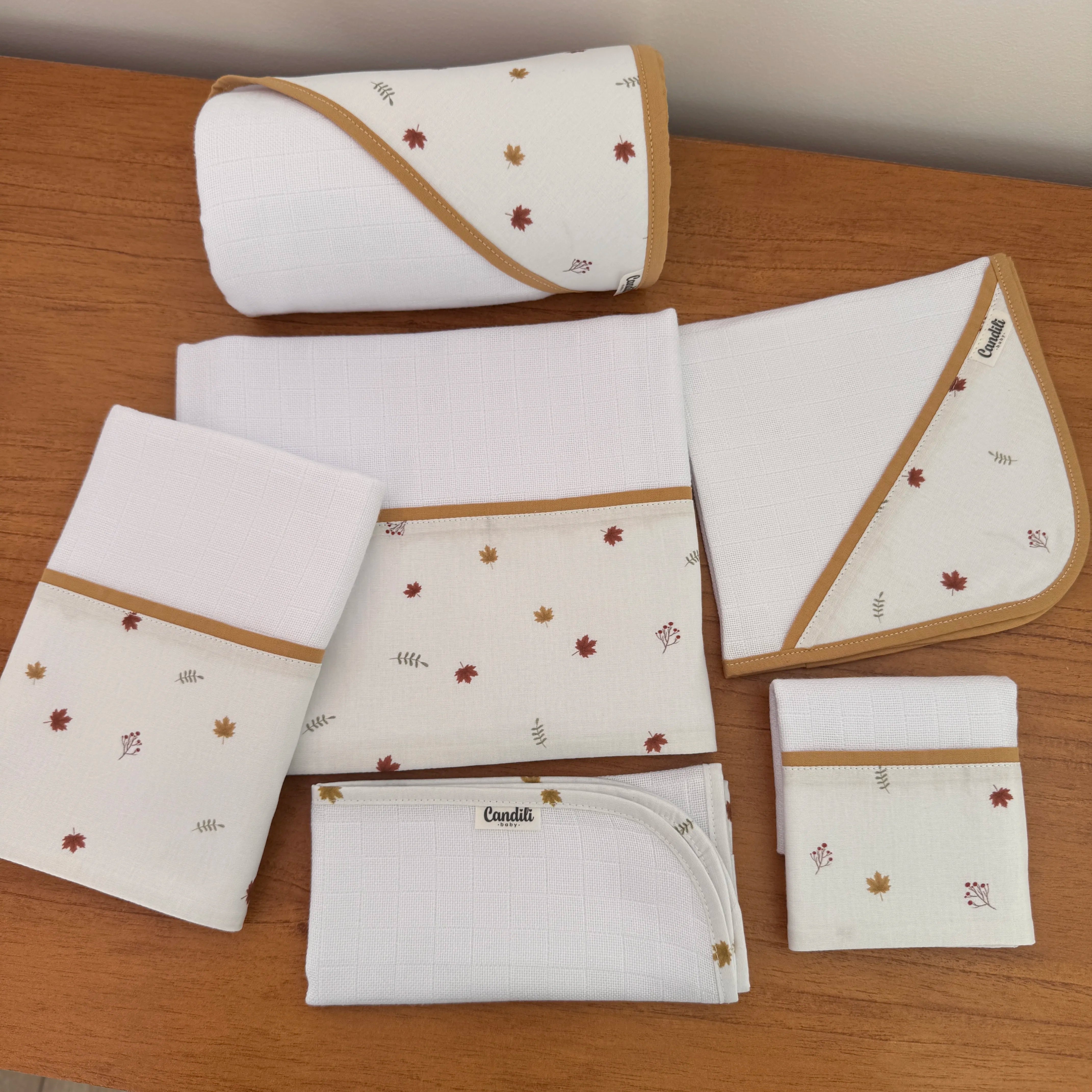 Kit Afeto 6 Peças: Fraldas de Boca, Fralda de Ombro, Fralda Multiuso e Toalha de Banho - Folhas de Outono