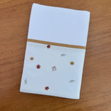 Kit Essencial 5 Peças: Fraldas de Boca, Fralda de Ombro e Fralda Multiuso - Folhas de Outono