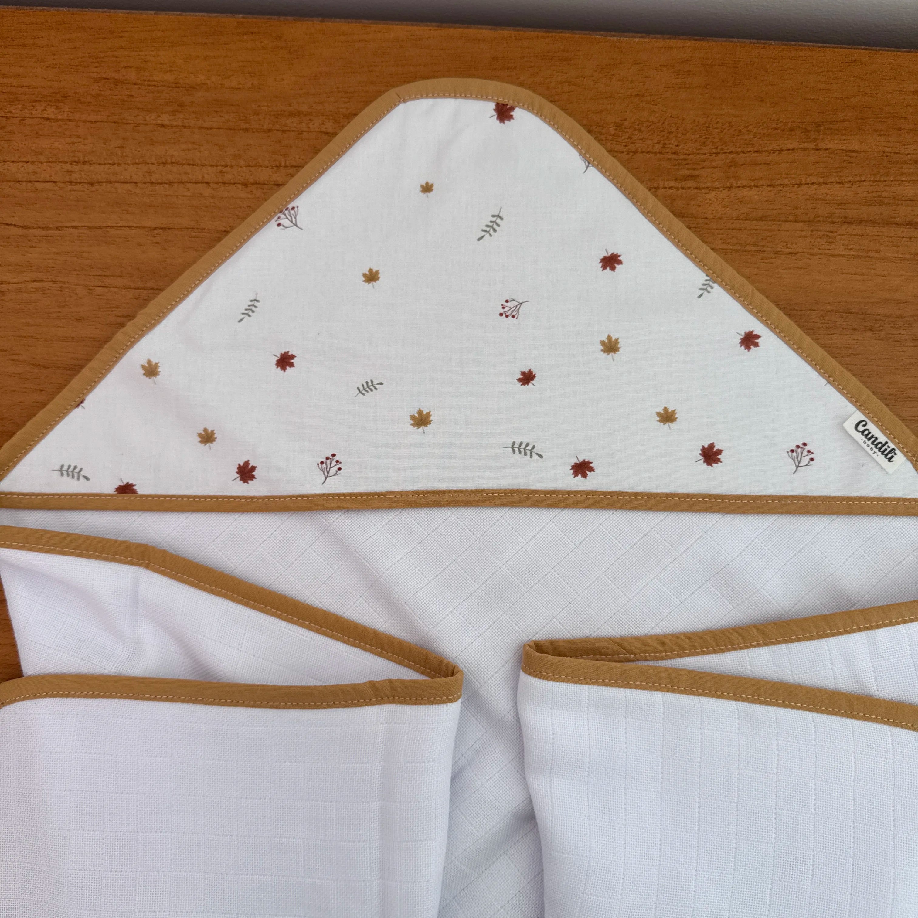 Toalha Fralda de Banho com Capuz Premium - Folhas de Outono