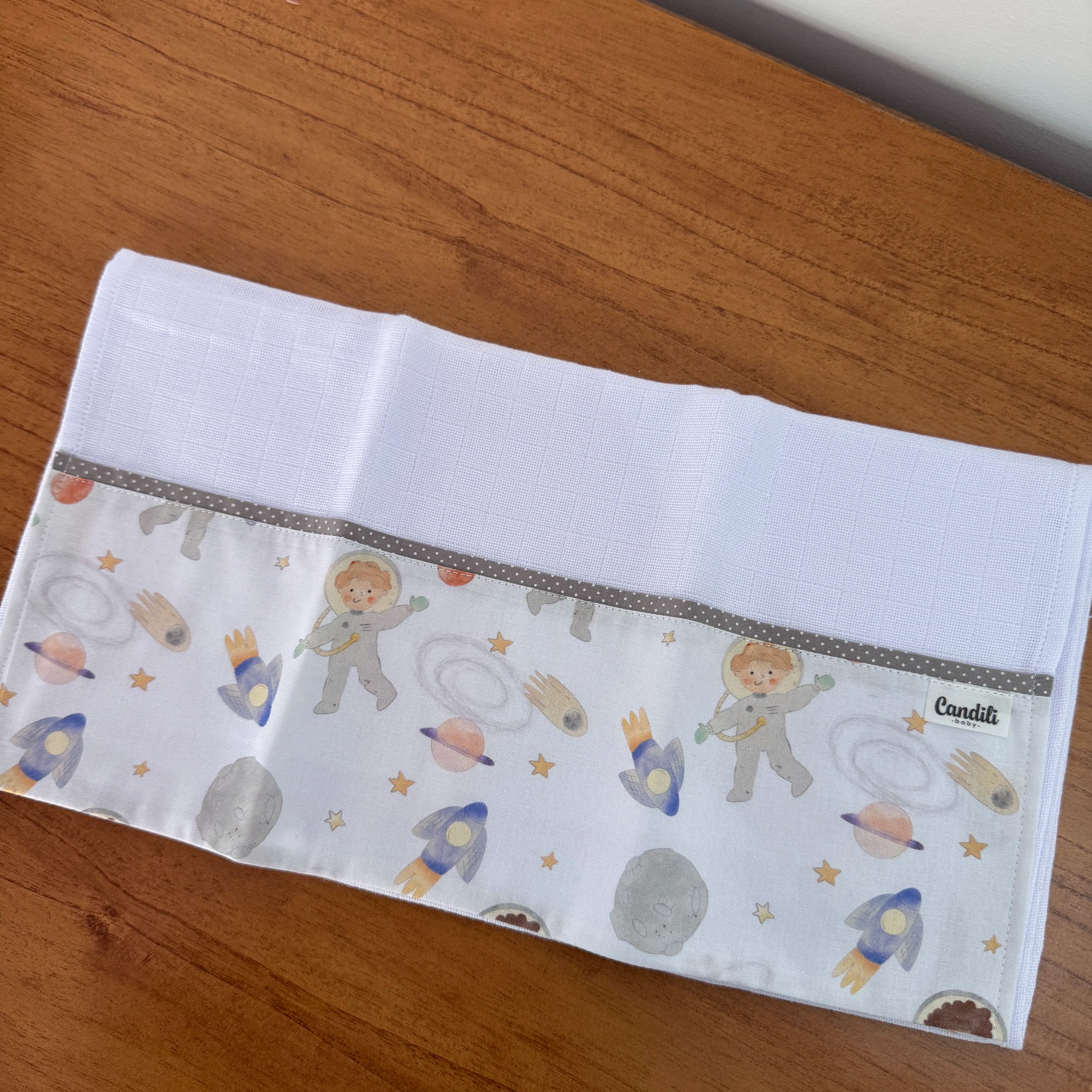 Fralda de Ombro - Pequeno Astronauta