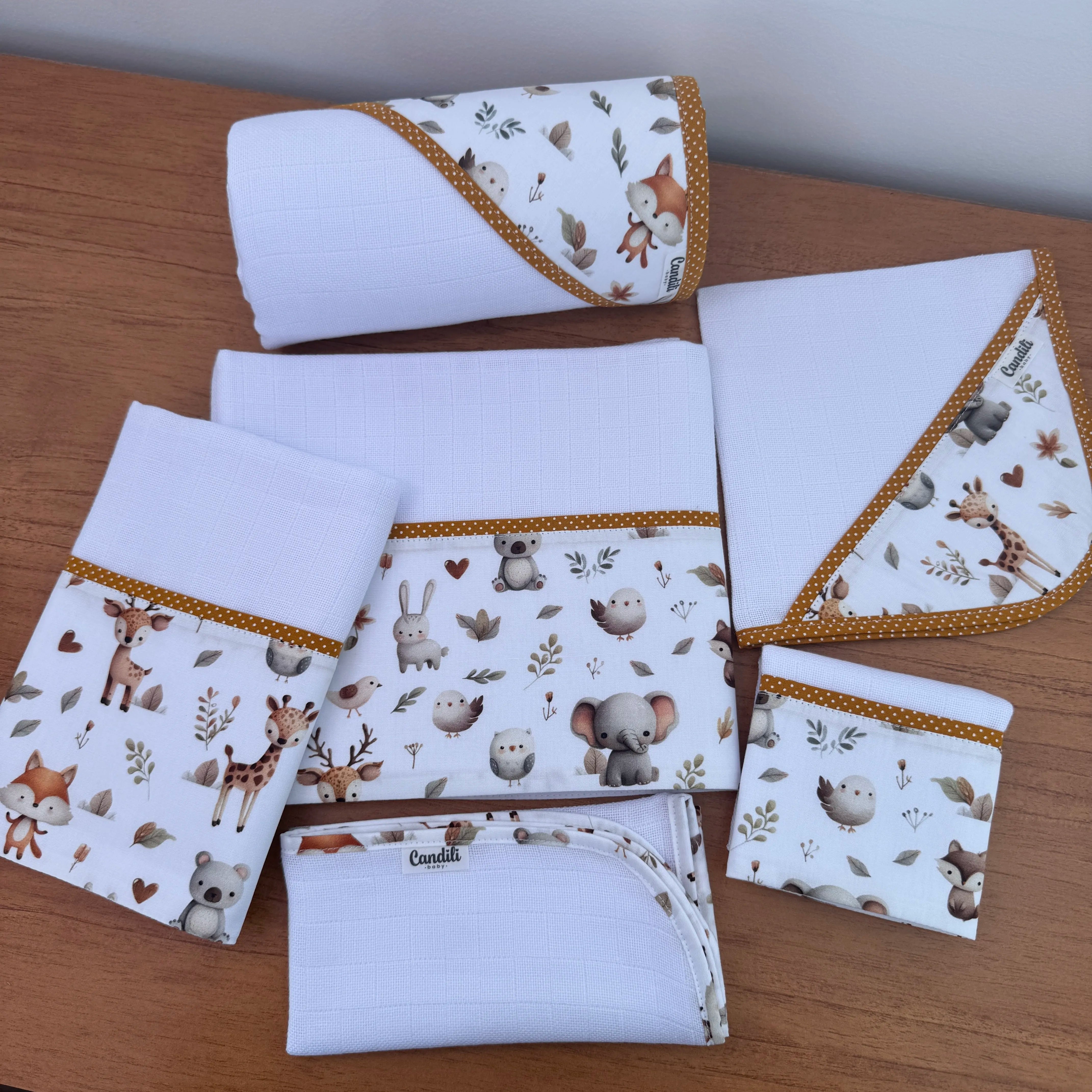 Kit Afeto 6 Peças: Fraldas de Boca, Fralda de Ombro, Fralda Multiuso e Toalha de Banho - Bichinhos na Floresta