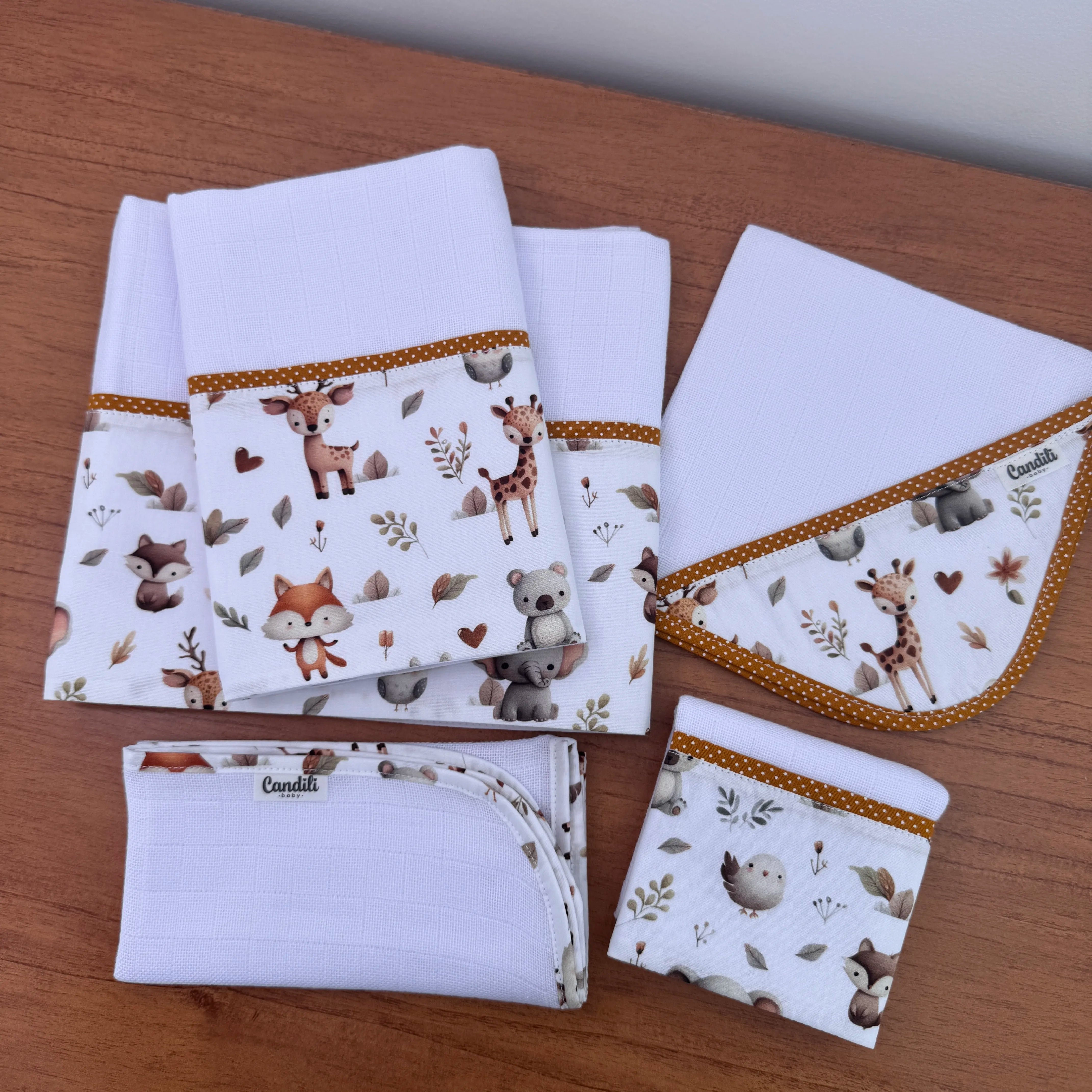 Kit Essencial 5 Peças: Fraldas de Boca, Fralda de Ombro e Fralda Multiuso - Bichinhos na Floresta