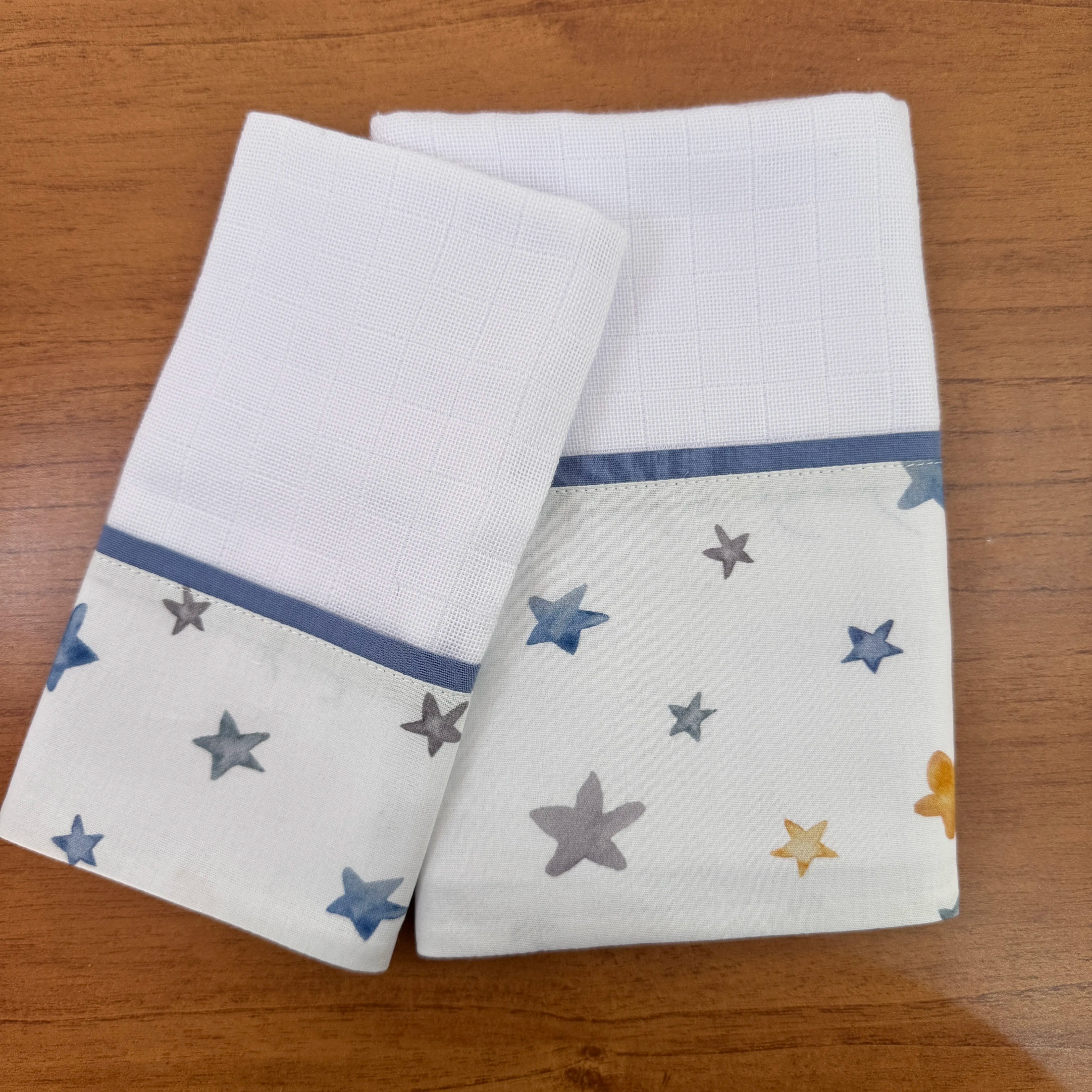 Kit Amamentação 2 Peças: Fralda de Ombro e Fralda de Boca - Estrelas