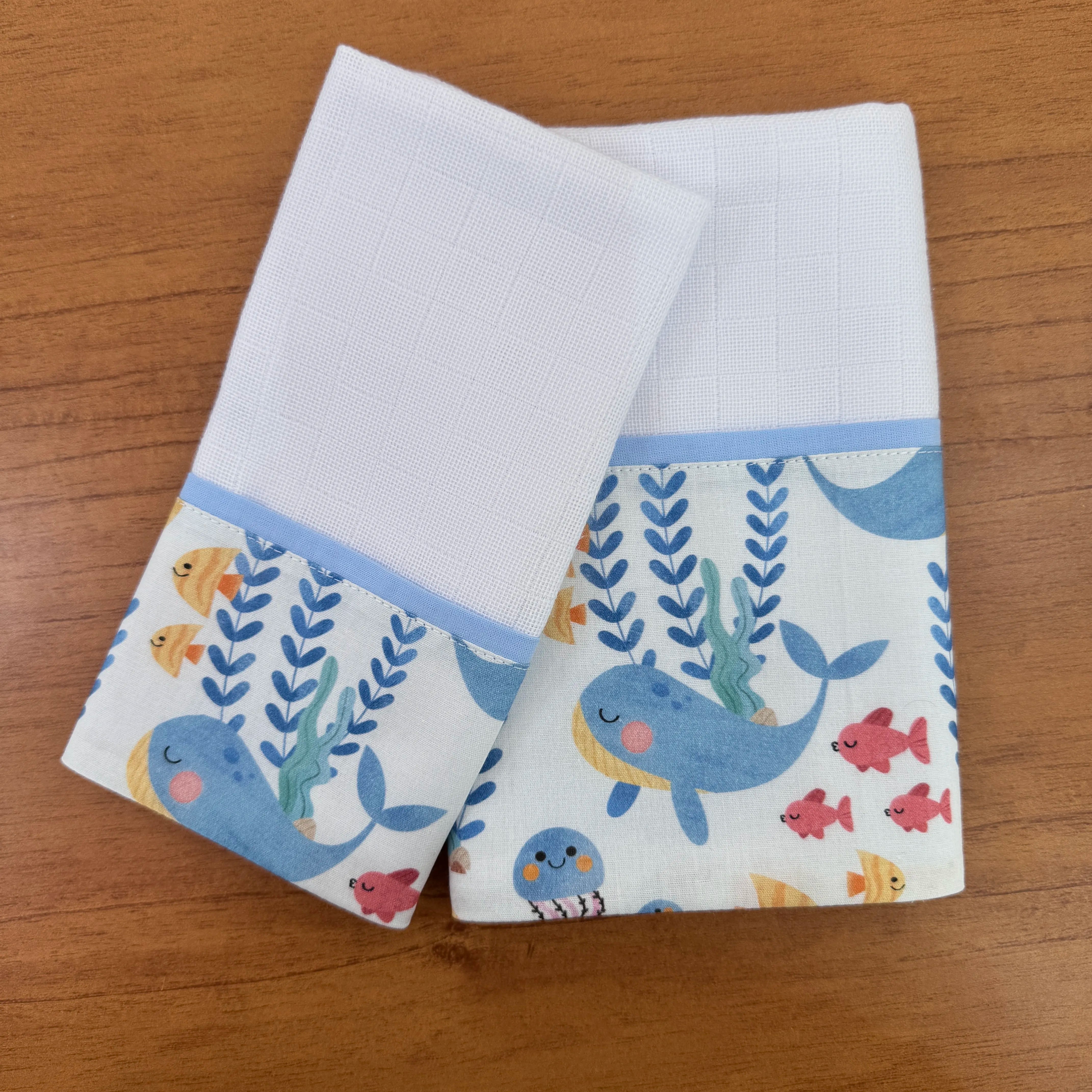 Kit Amamentação 2 Peças: Fralda de Ombro e Fralda de Boca - Fundo do Mar