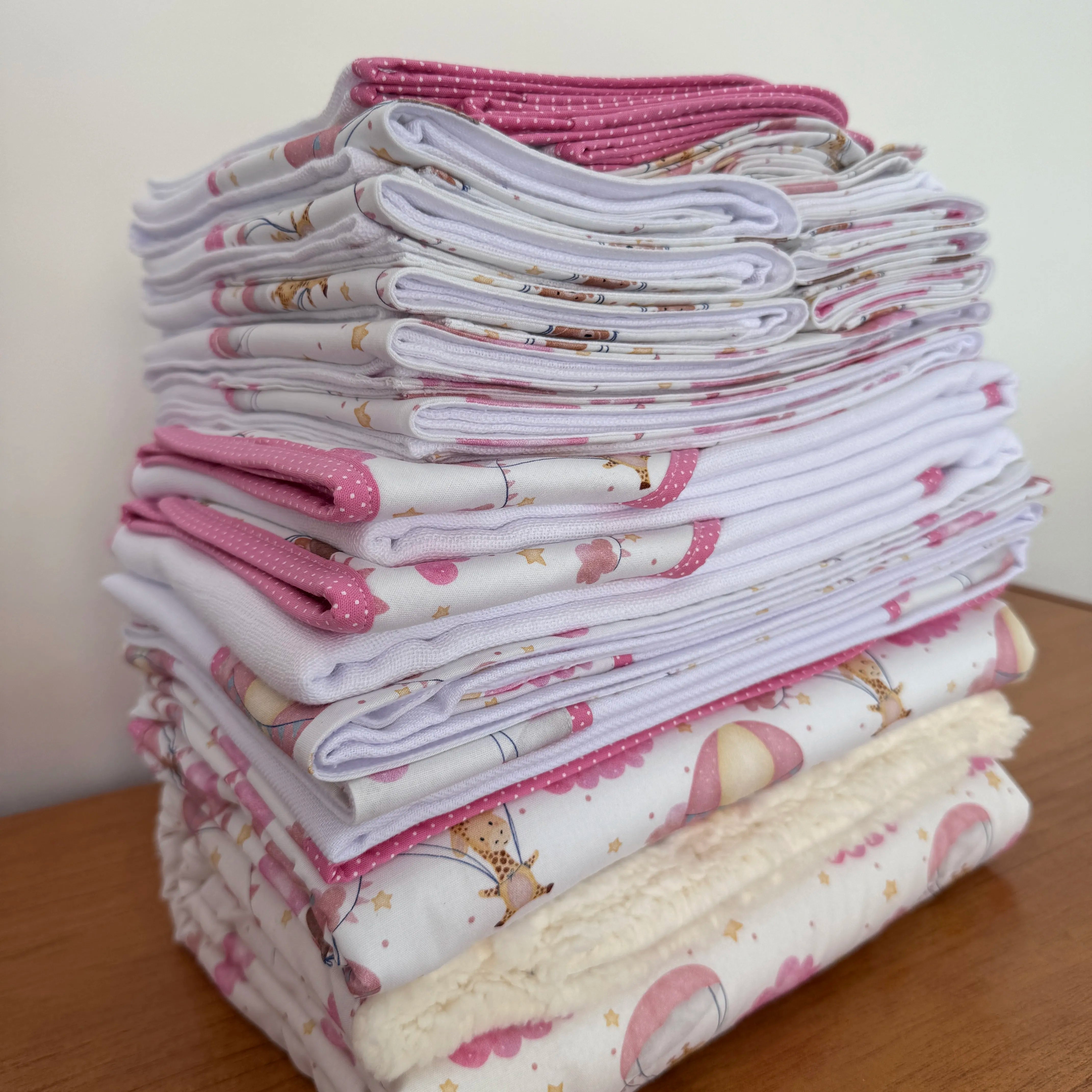 Kit Maternidade 20 peças -Balões e Paraquedas Rosa