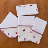 Kit Encanto 4 Peças: Fraldas de Boca e Fralda de Ombro- Corações