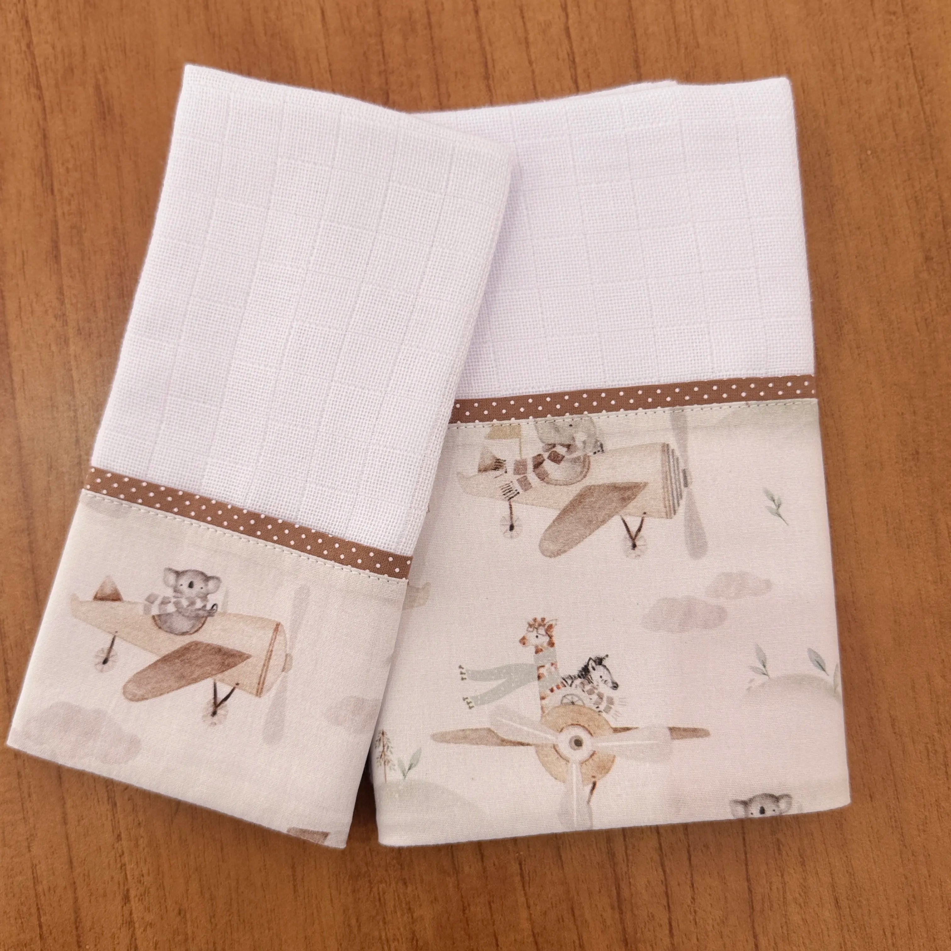 Kit Amamentação 2 Peças: Fralda de Ombro e Fralda de Boca - Animais Aviadores