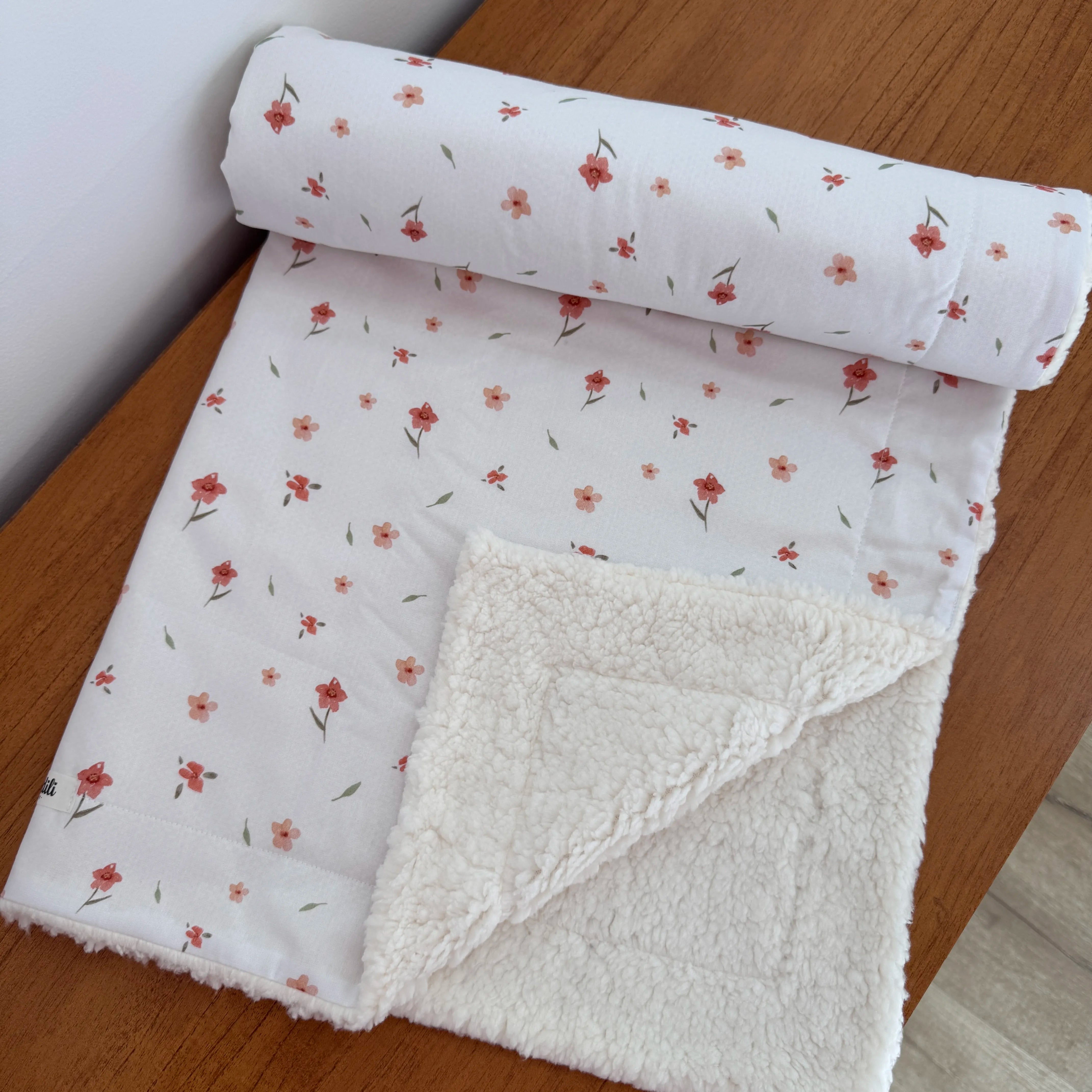 Cobertor Carneirinho - Flores e Folhas