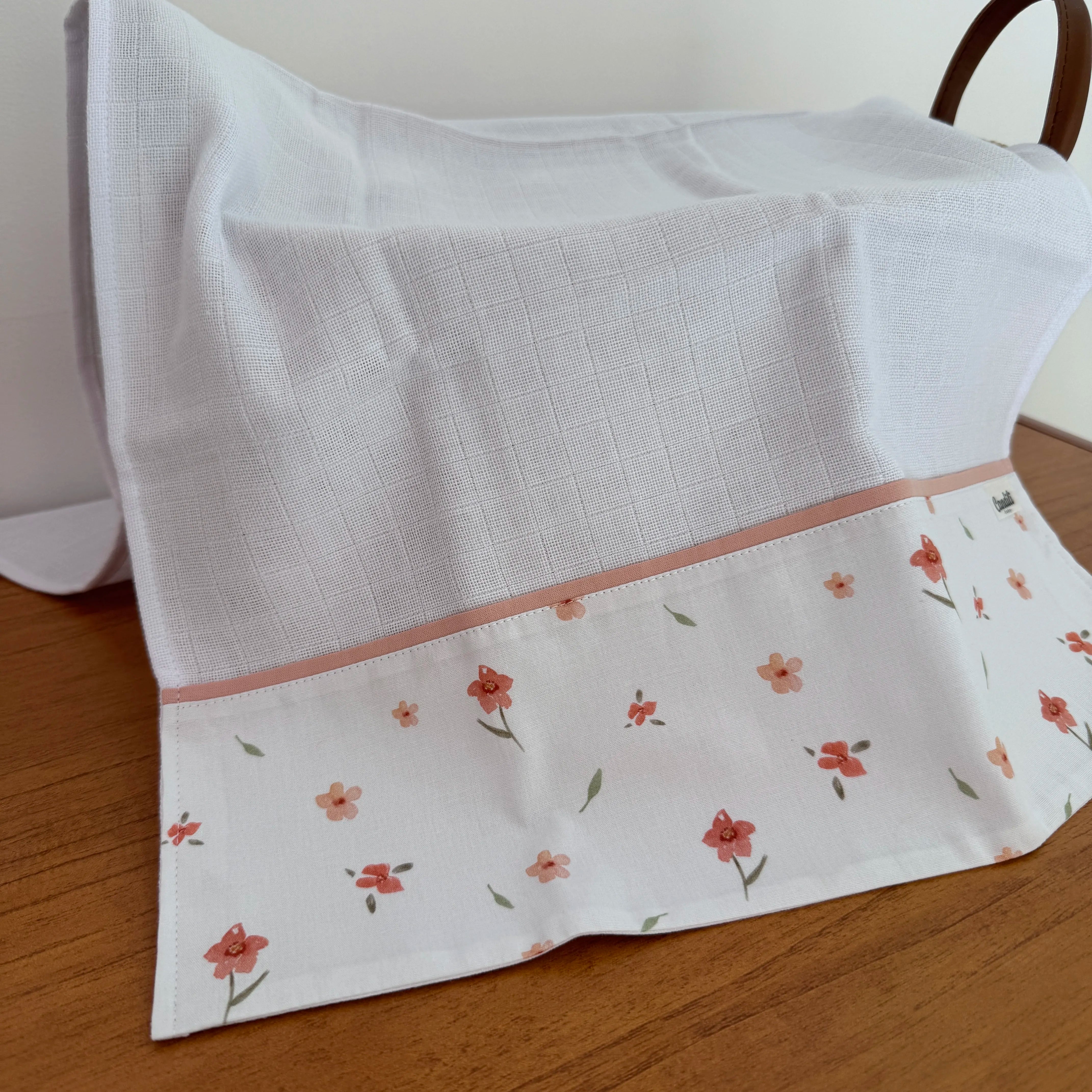 Fralda de Ombro - Flores e Folhas