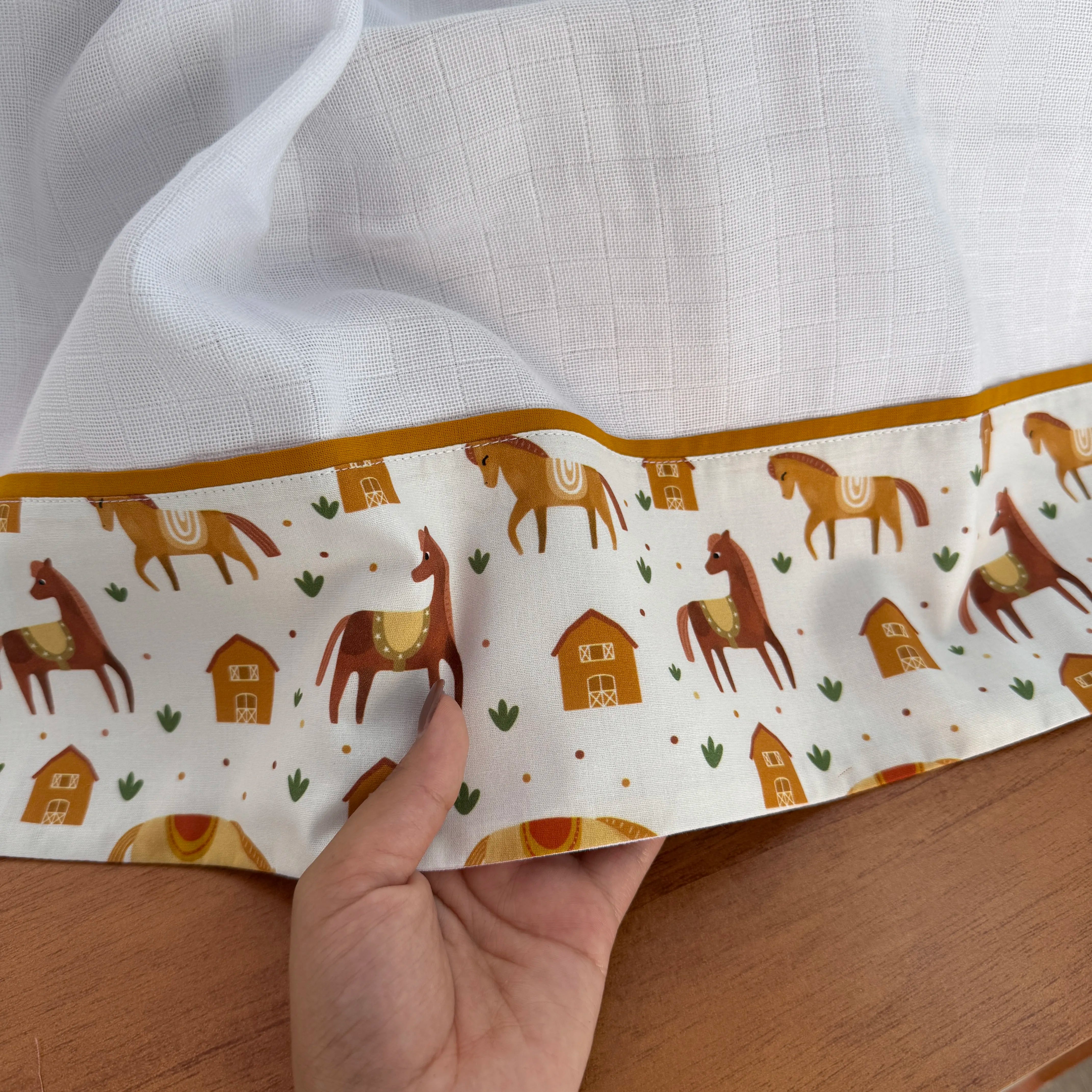 Fralda Multiuso - Cavalinhos