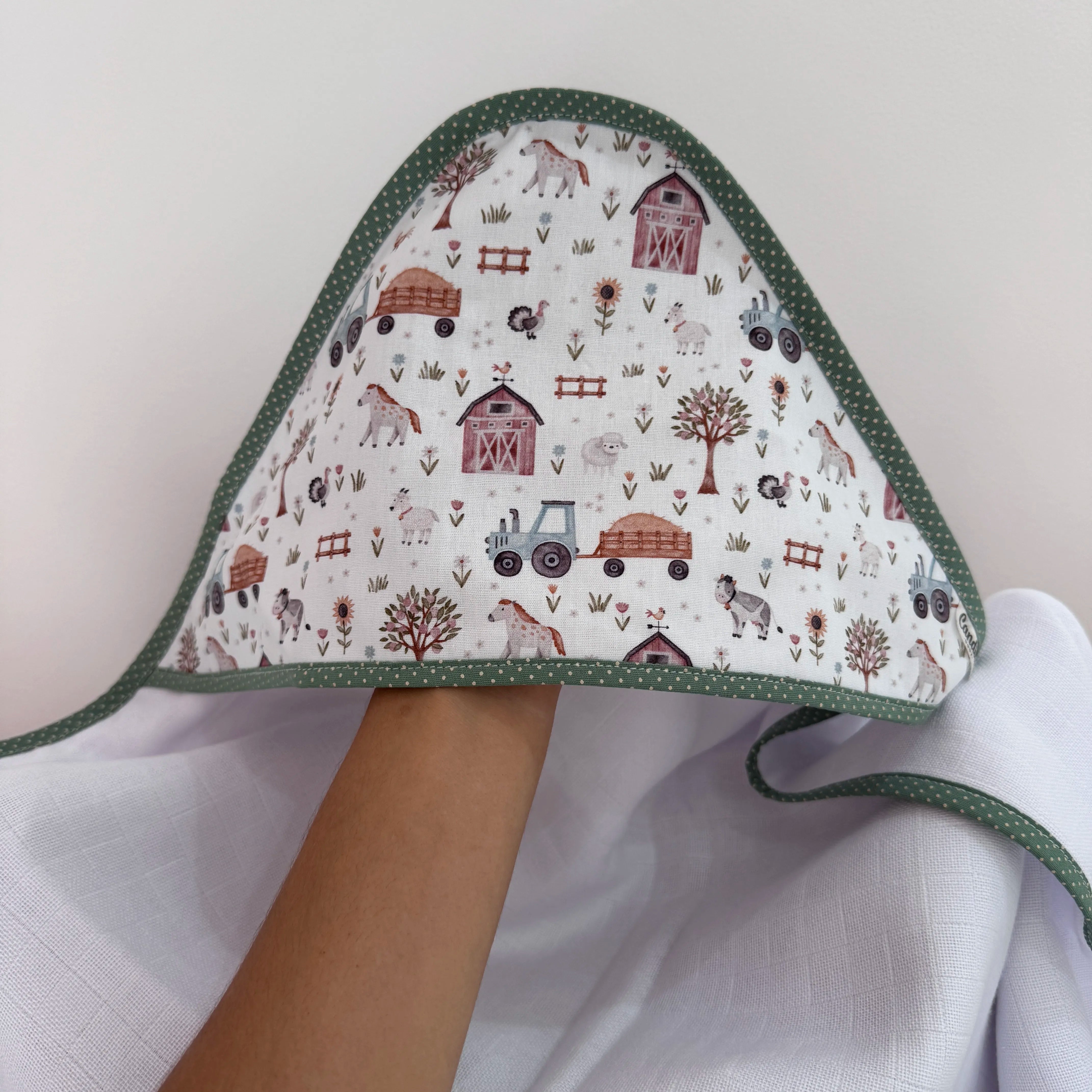 Toalha Fralda de Banho com Capuz Premium - Fazendinha