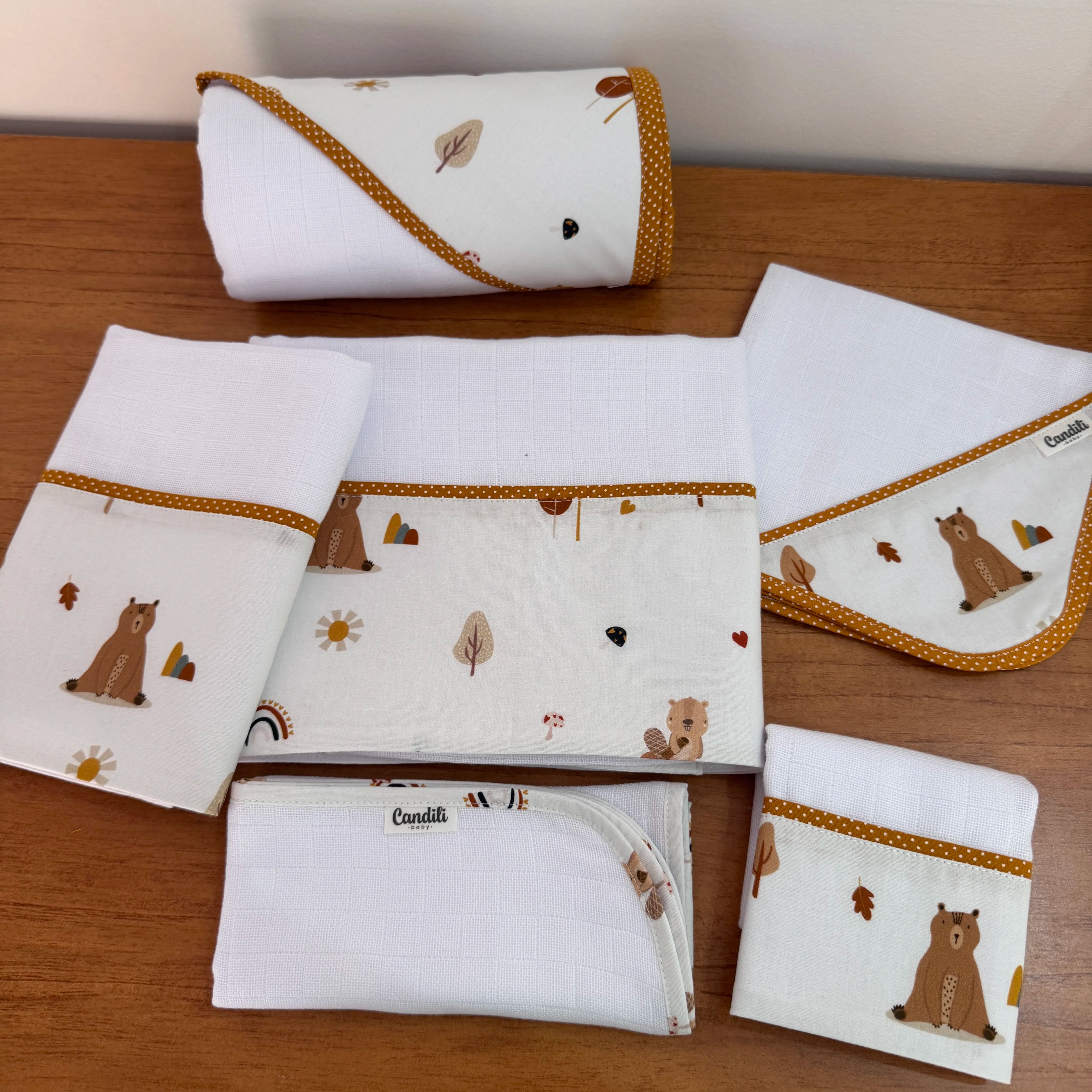 Kit Afeto 6 Peças: Fraldas de Boca, Fralda de Ombro, Fralda Multiuso e Toalha de Banho - Amigos do Urso