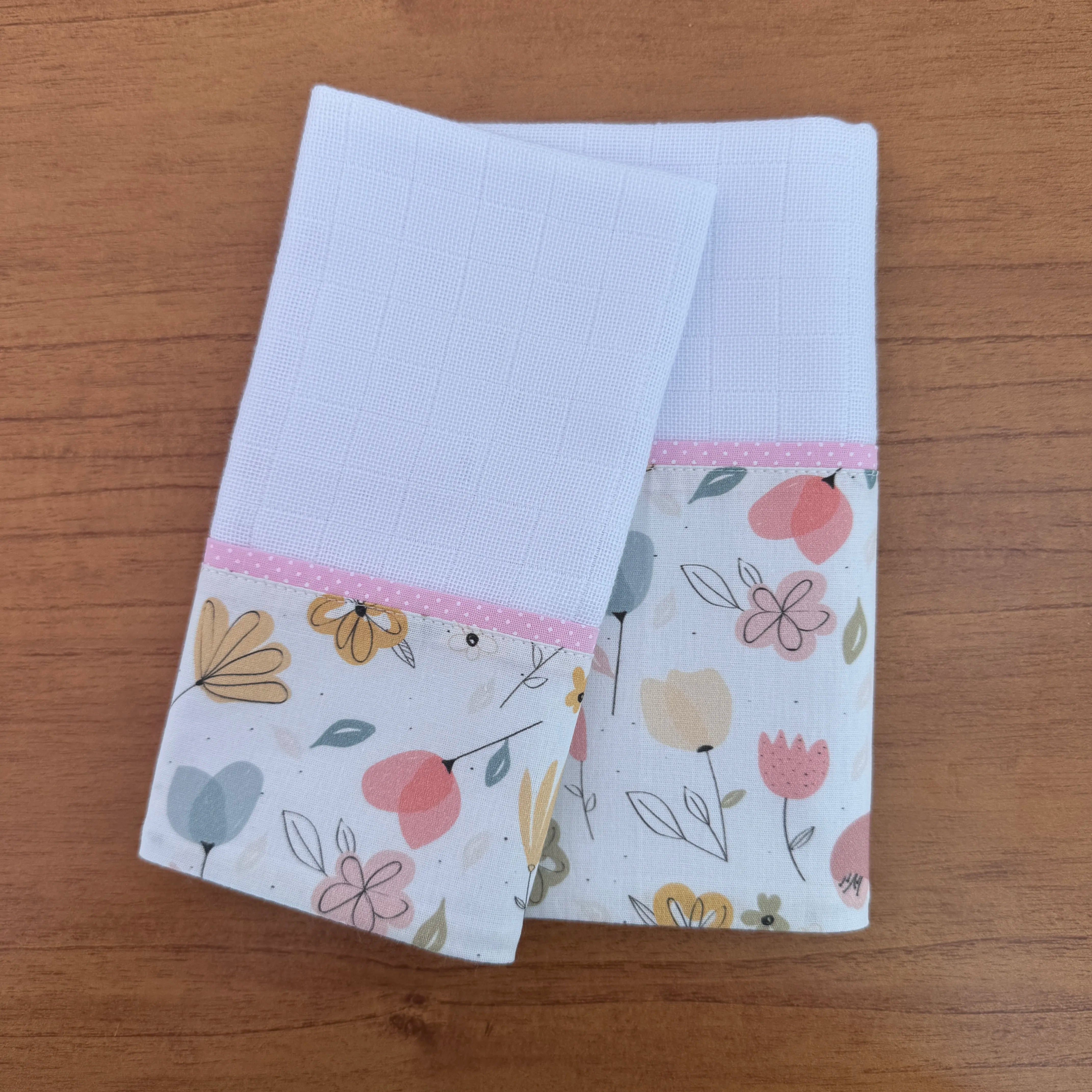 Kit Amamentação 2 Peças: Fralda de Ombro e Fralda de Boca - Floral