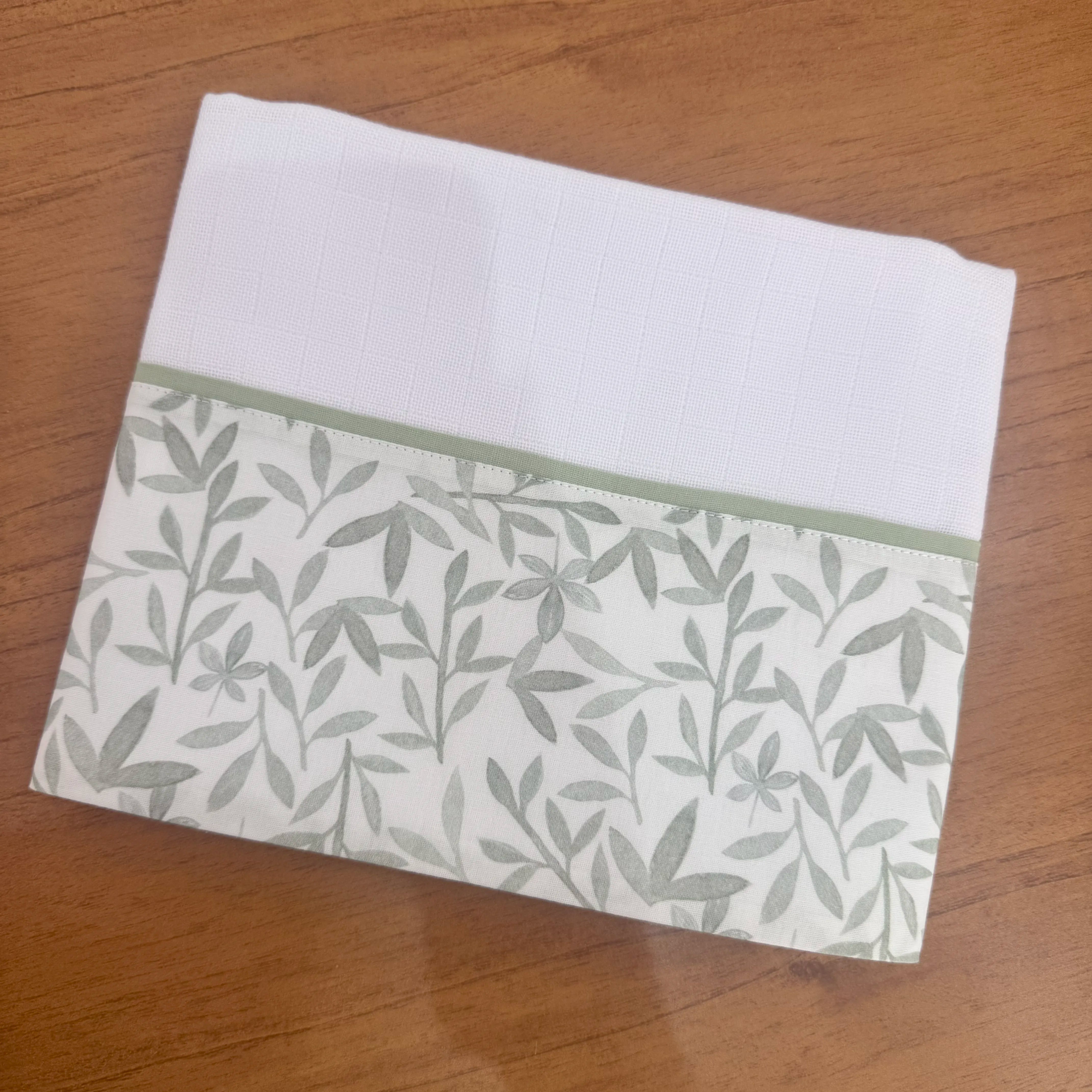 Kit Passeio 3 Peças: Fralda de Boca, Fralda de Ombro e Fralda Multiuso - Folhagem