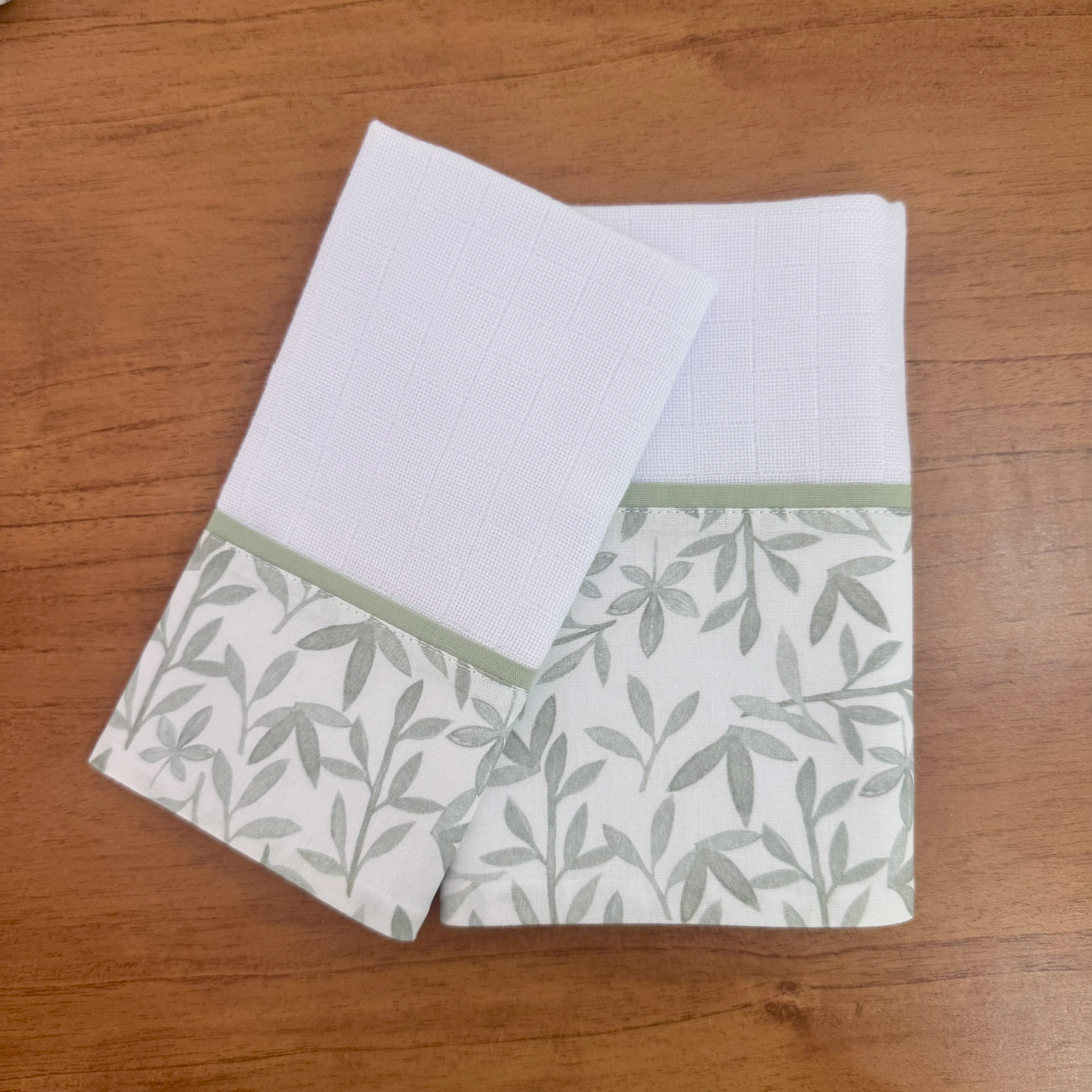 Kit Amamentação 2 Peças: Fralda de Ombro e Fralda de Boca - Folhagem