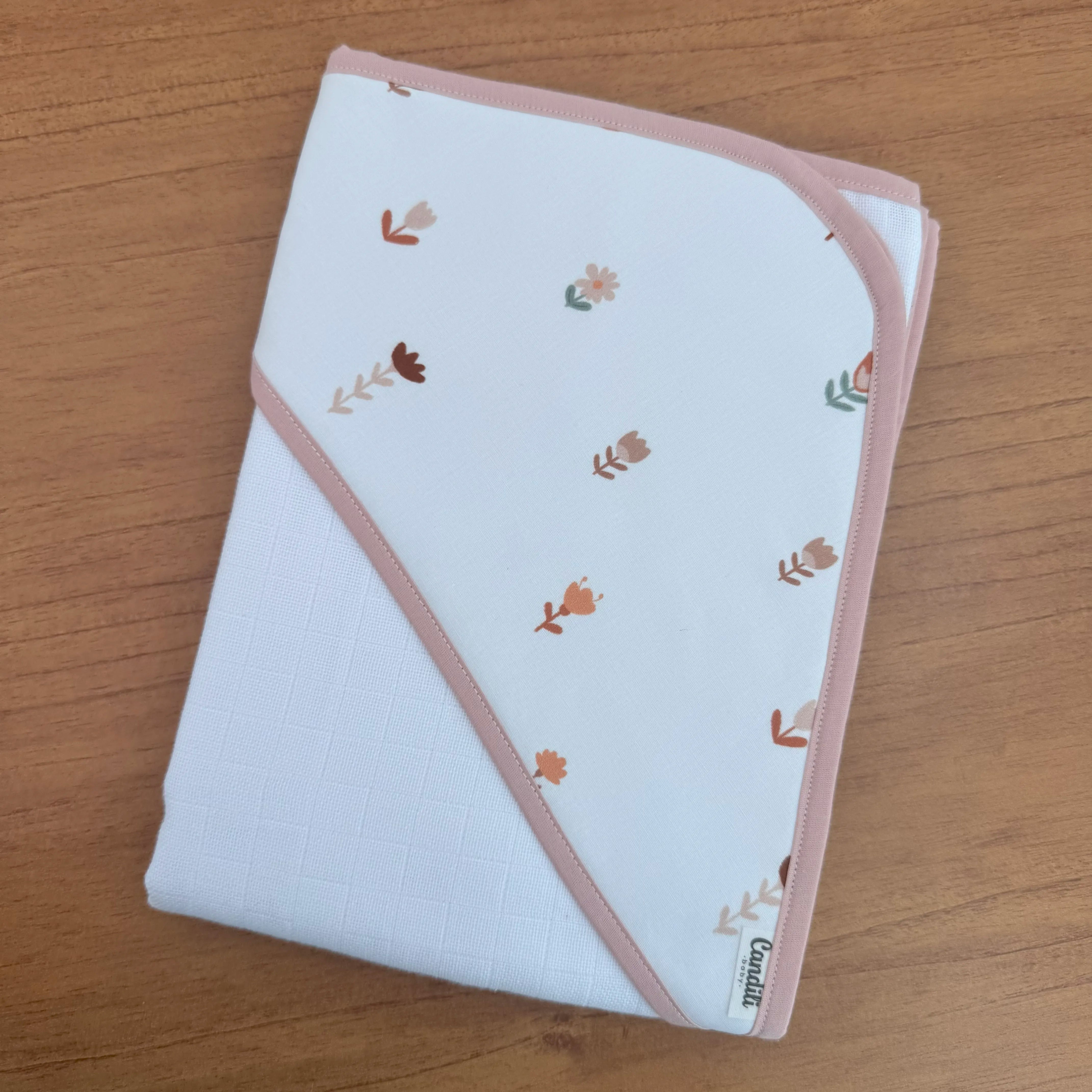 Kit Afeto 6 Peças: Fraldas de Boca, Fralda de Ombro, Fralda Multiuso e Toalha de Banho - Florescer