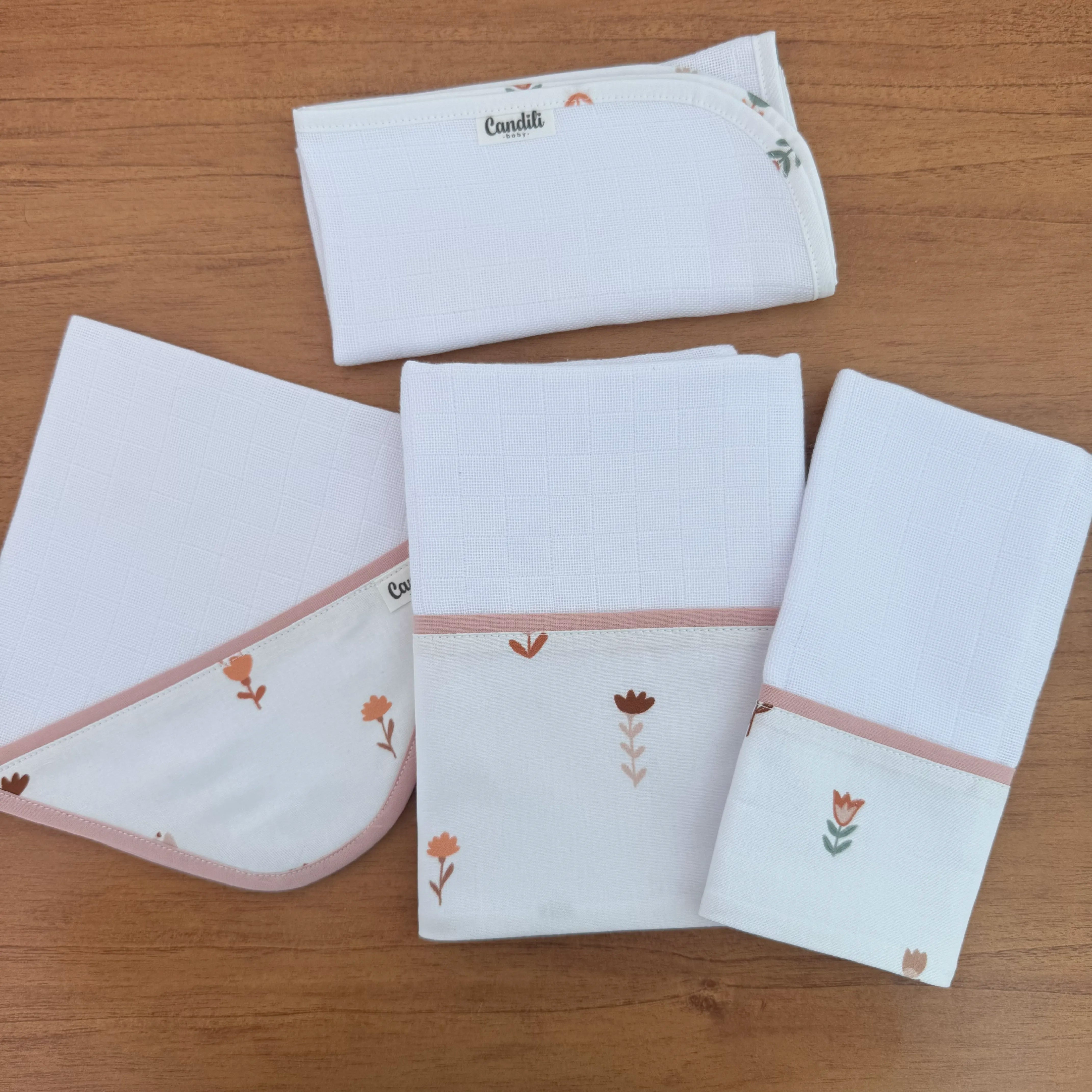 Kit Encanto 4 Peças: Fraldas de Boca e Fralda de Ombro - Florescer