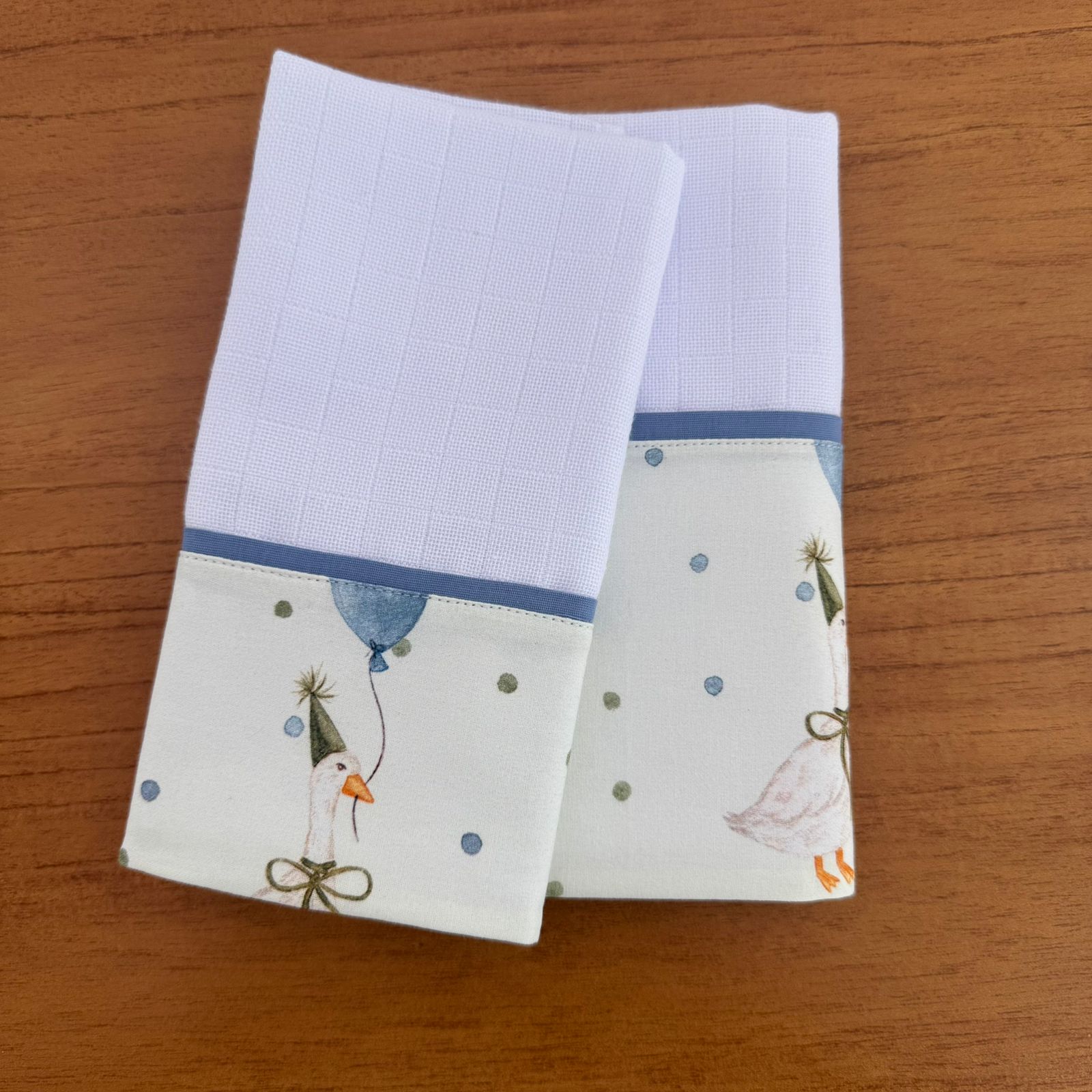 Kit Amamentação 2 Peças: Fralda de Ombro e Fralda de Boca - Patos