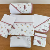 Kit Afeto 6 Peças: Fraldas de Boca, Fralda de Ombro, Fralda Multiuso e Toalha de Banho - Borboletas