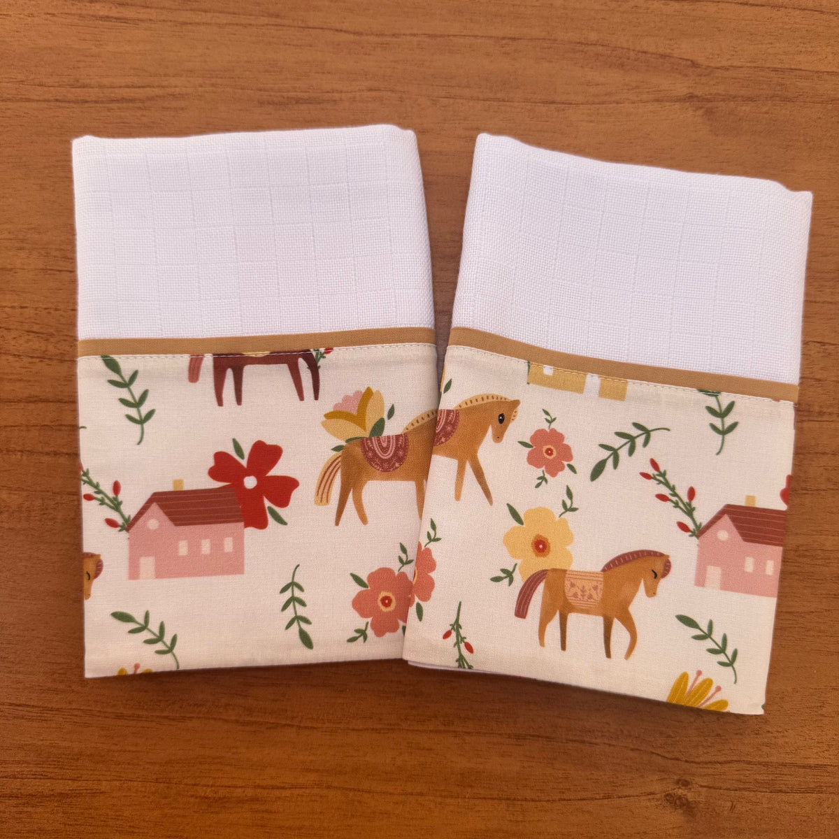 Kit Enxoval Ternura 10 peças – Cavalinhos e Flores