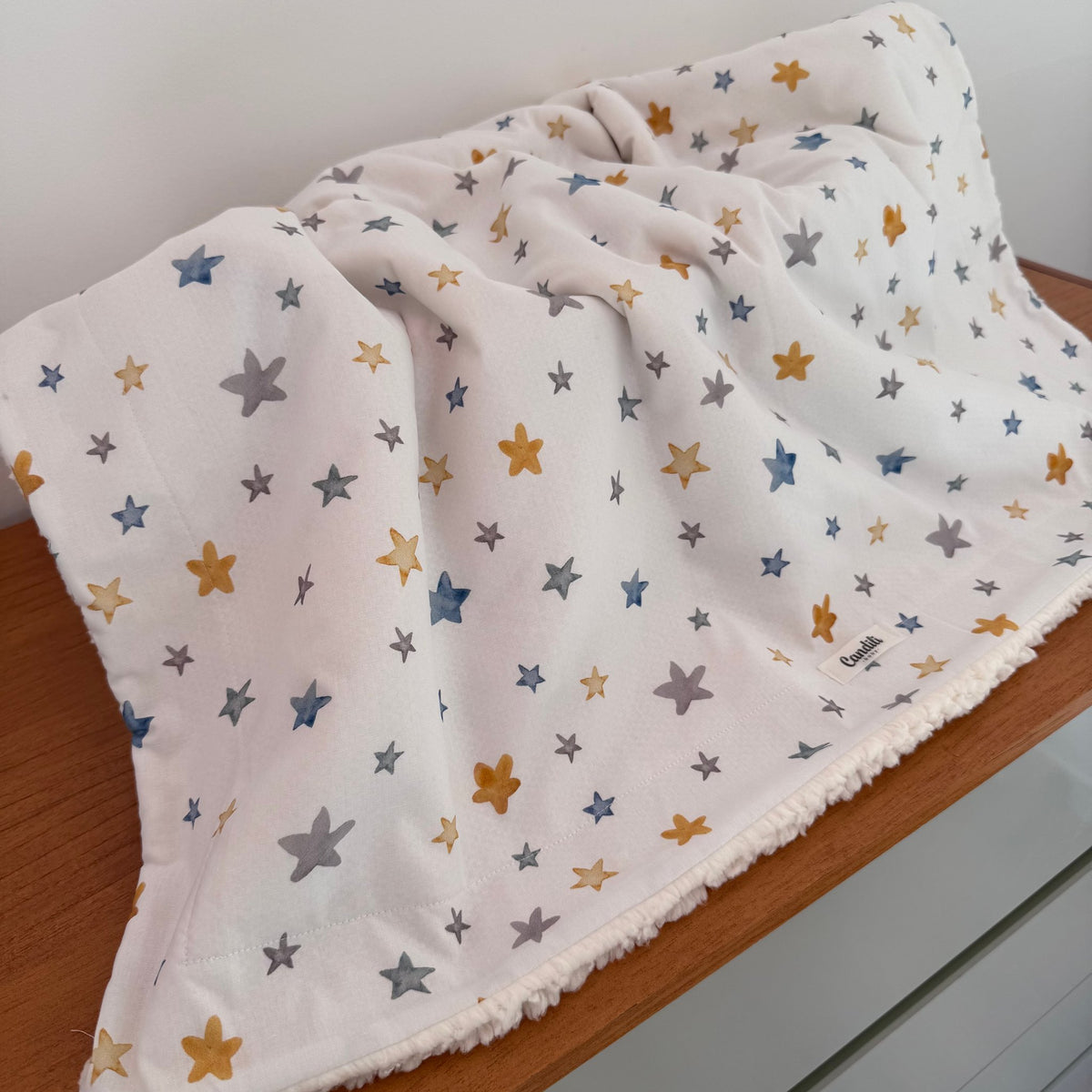 Cobertor de Bebê Carneirinho Sherpa - Estrelas
