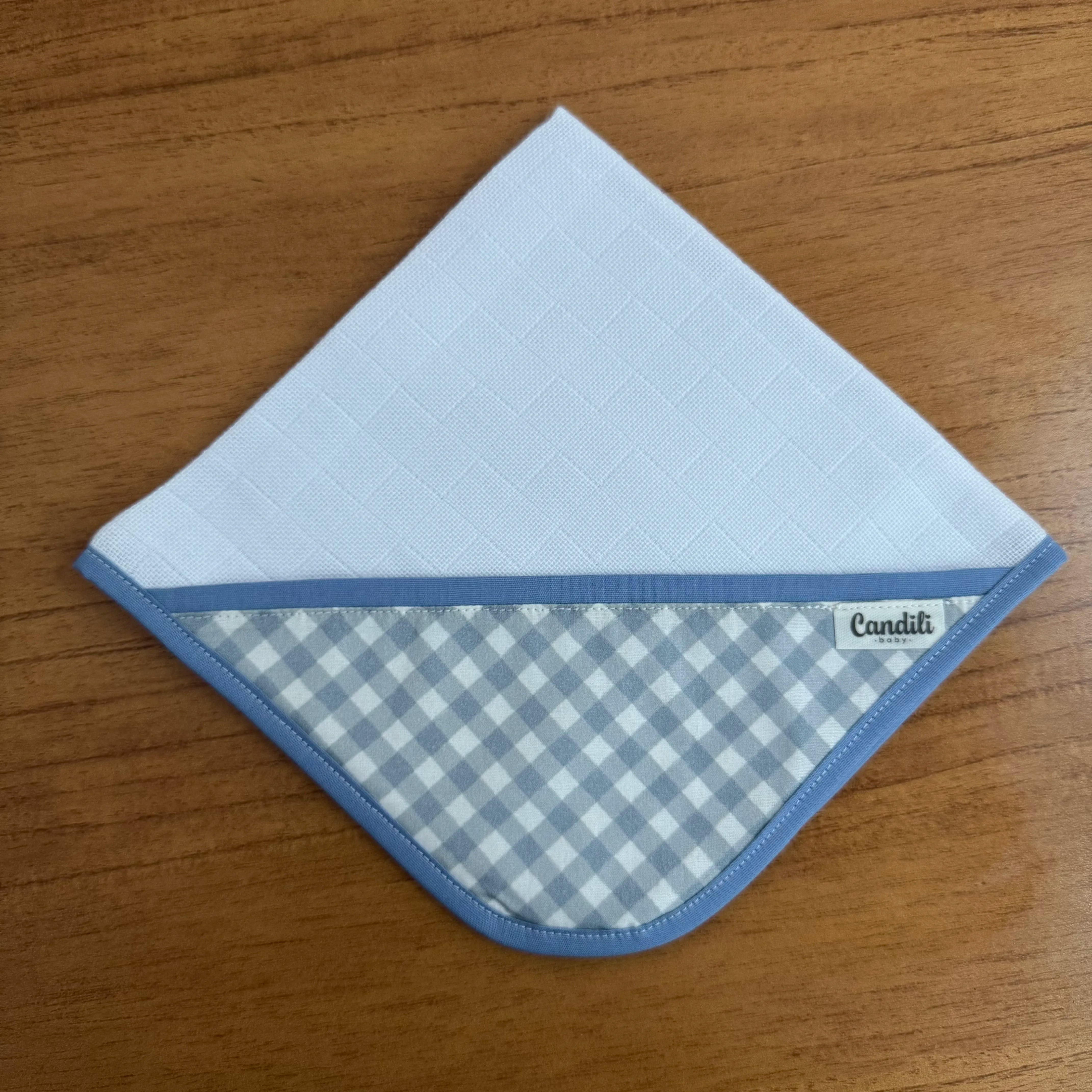 Kit Essencial 5 Peças: Fraldas de Boca, Fralda de Ombro e Fralda Multiuso - Xadrez Azul